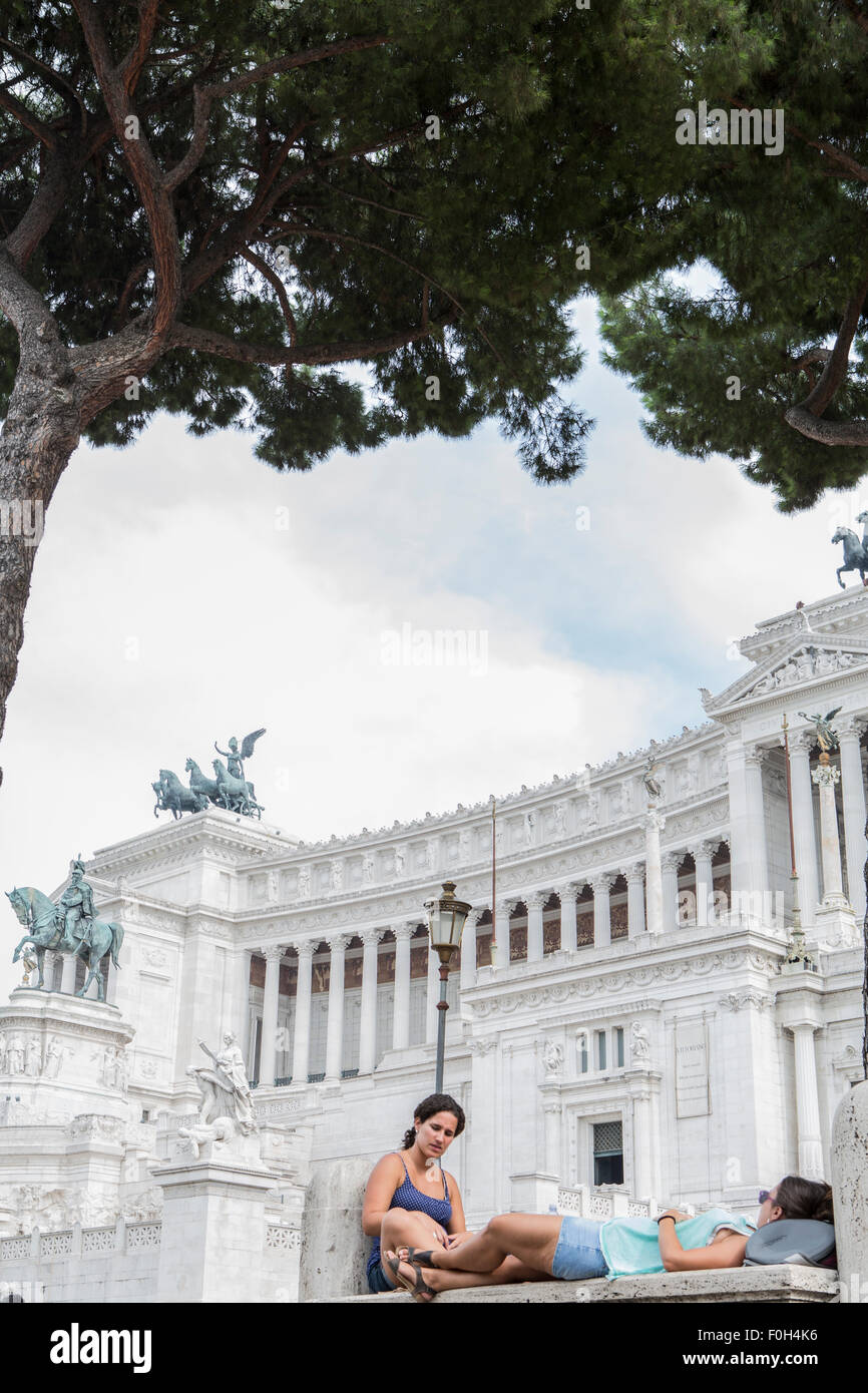 Mitte Sommer in Rom, leer von italienischen, voller Touristen Stockfoto