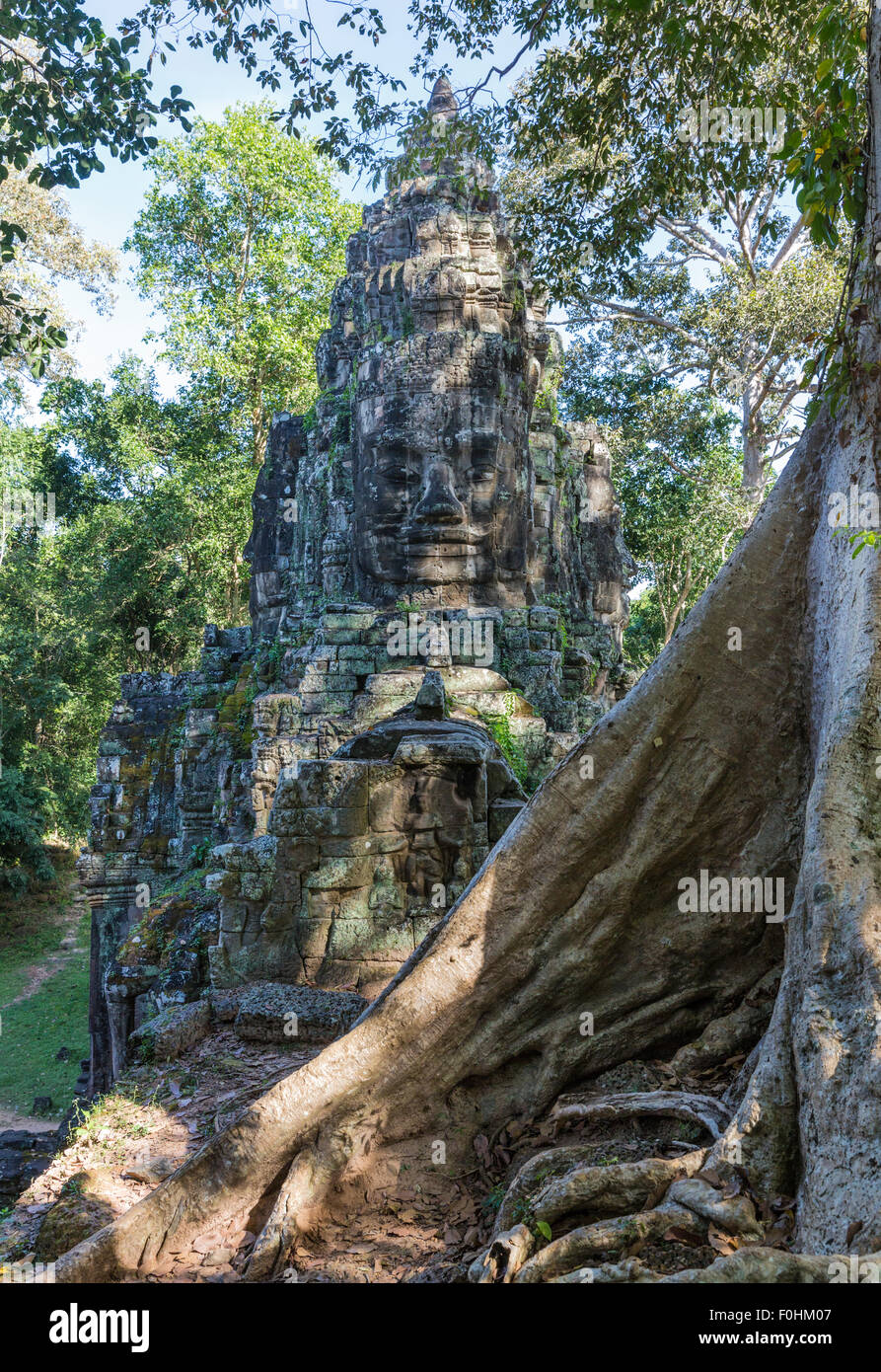 Siegestor, Angkor Thom Komplex in der Nähe von Angkor Wat und Siem Reap in Kambodscha mit kolossale Kopf von König Jayavarman VII. Stockfoto
