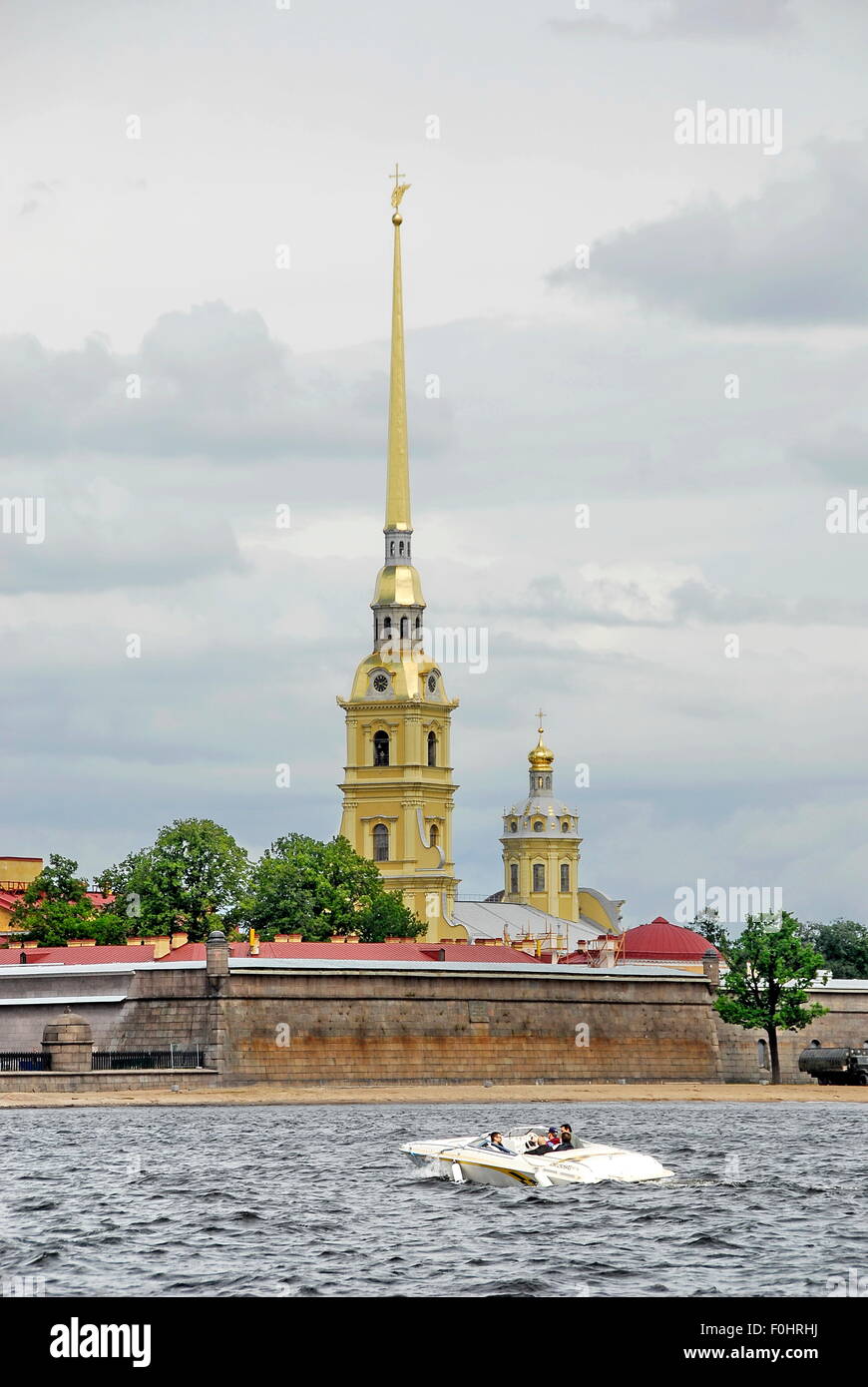 Der Heiligen Peter und Paul Kathedrale russisch-orthodoxen Kathedrale in der Peter und Paul Fortress in St. Petersburg, Russland. Stockfoto