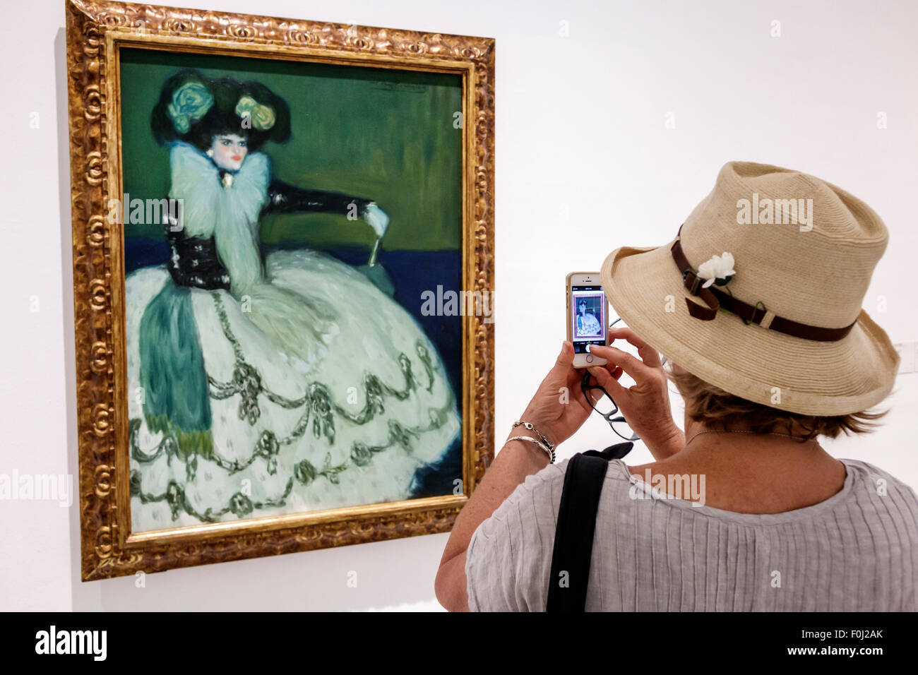 Madrid Spanien,Europa,Spanisch,Hispanic,Centro,Atocha,Calle de Santa Isabel,Museo Nacional Centro de AR Stockfoto