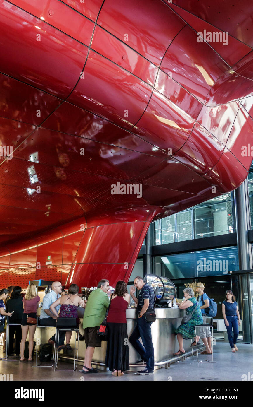 Madrid Spanien,Europa,Spanisch,Hispanic,Centro,Atocha,Calle de Santa Isabel,Museo Nacional Centro de AR Stockfoto