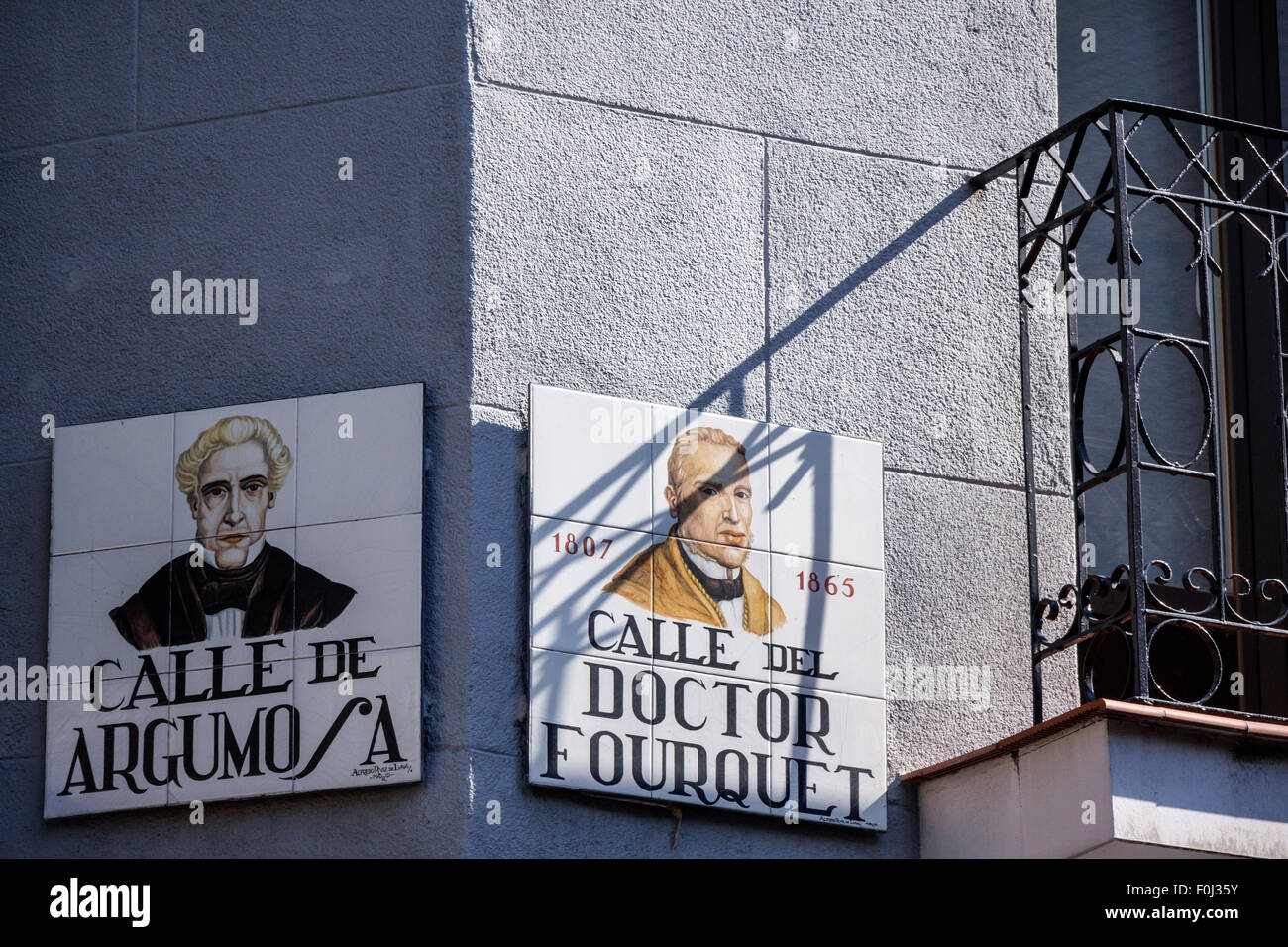 Madrid Spanien, Hispanic Centro, Lavapias, Calle Argumosa, Keramikfliesen, Schilder, Straße, Balkon, del Doctor Fourquet, Spanien150628182 Stockfoto