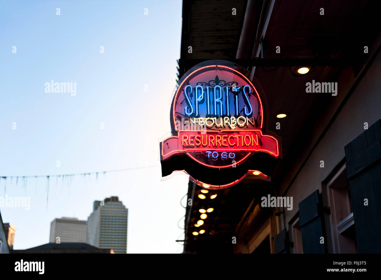 "Geister auf Bourbon" Straße ein beliebtes Restaurant und Bar im French Quarter, New Orleans, Louisiana. Stockfoto