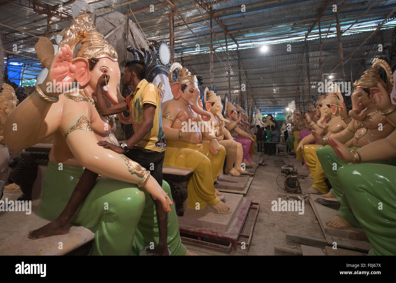 Der Bild des Ganpati Idol Hersteller drehte in Mumbai, Indien Stockfoto