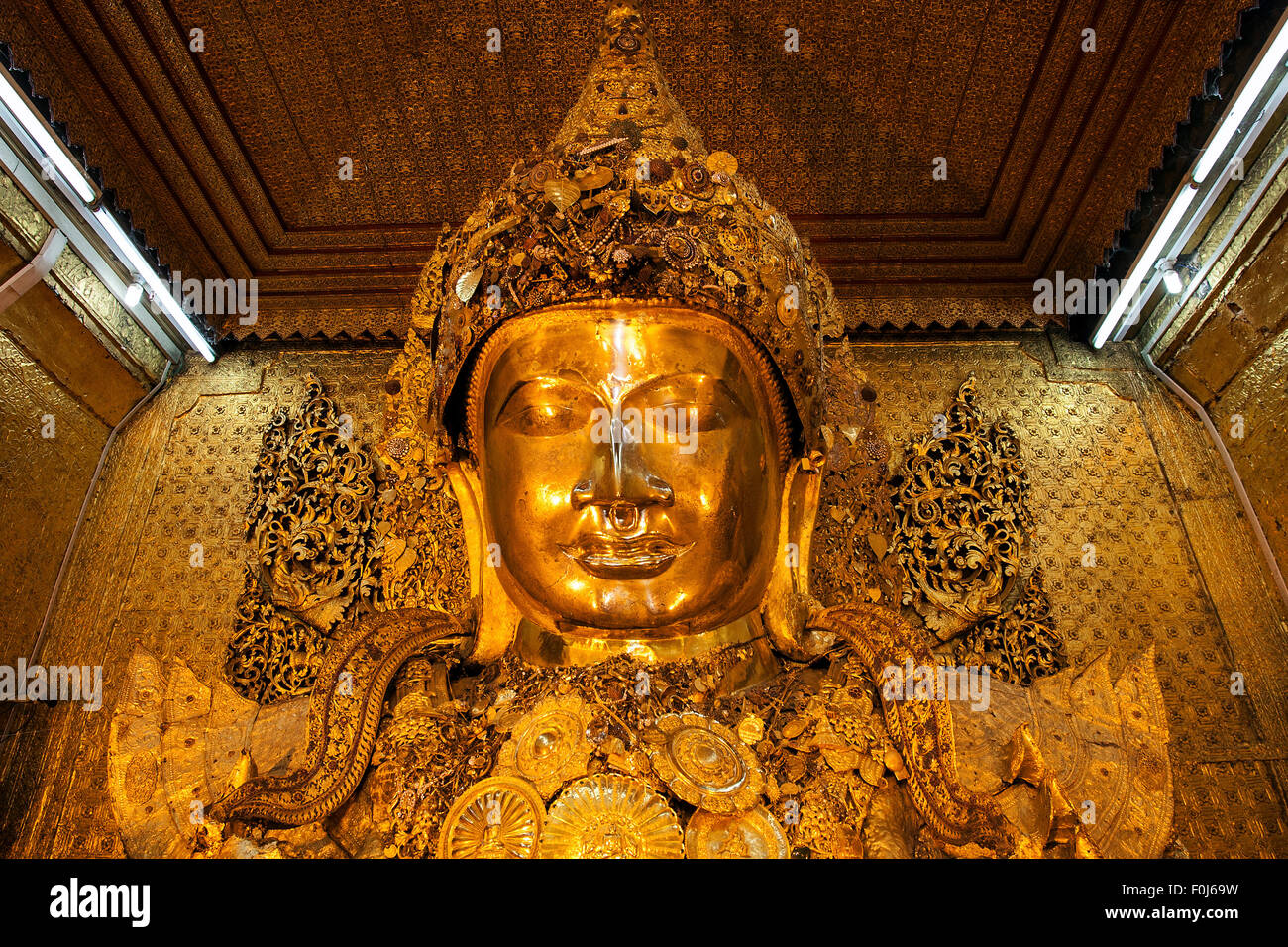 Mahamuni-Buddha-Statue, Mahamuni Pagode, Mandalay, Division Mandalay, Myanmar Stockfoto