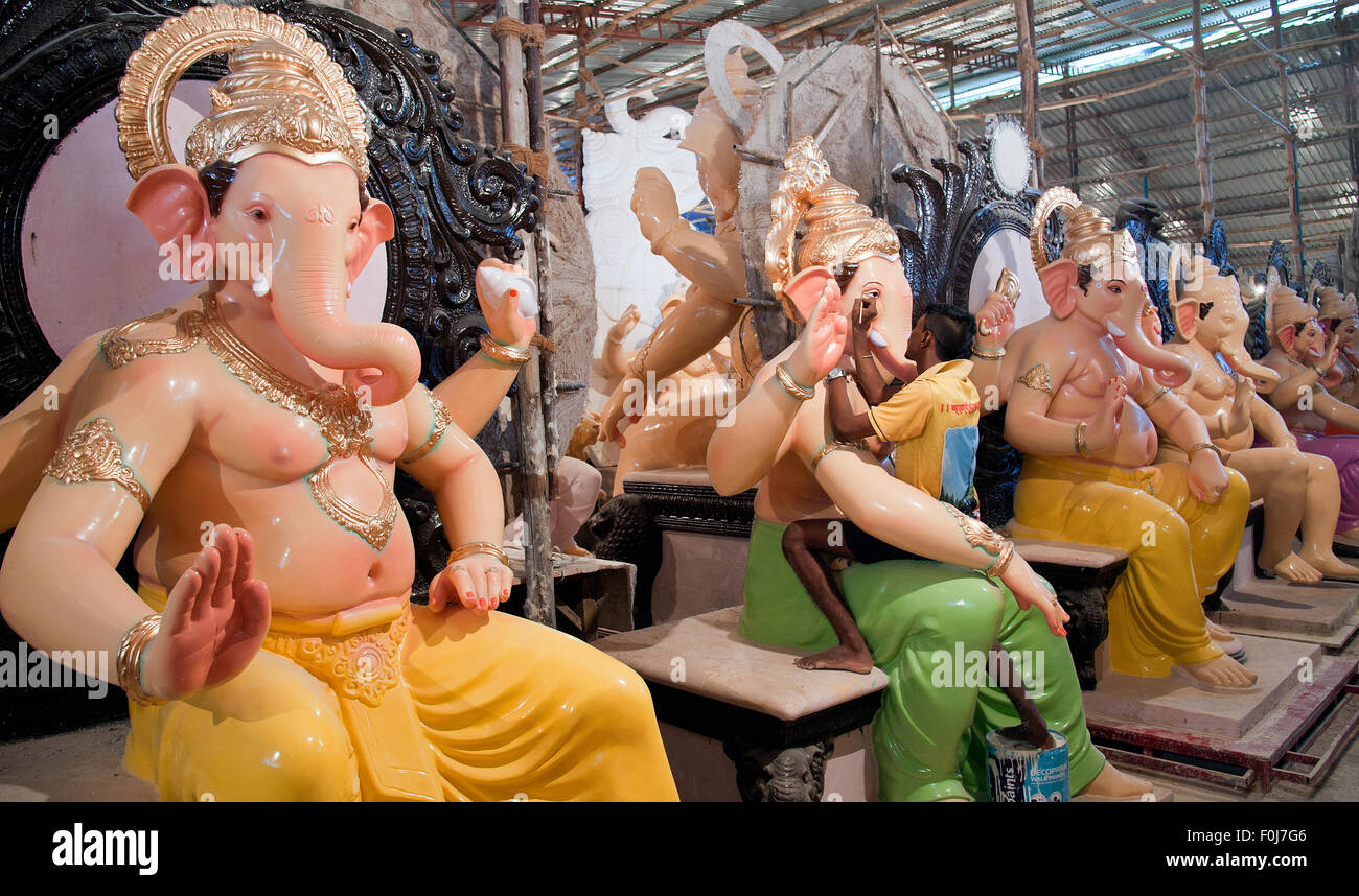 Der Bild des Ganpati Idol Hersteller drehte in Mumbai, Indien Stockfoto