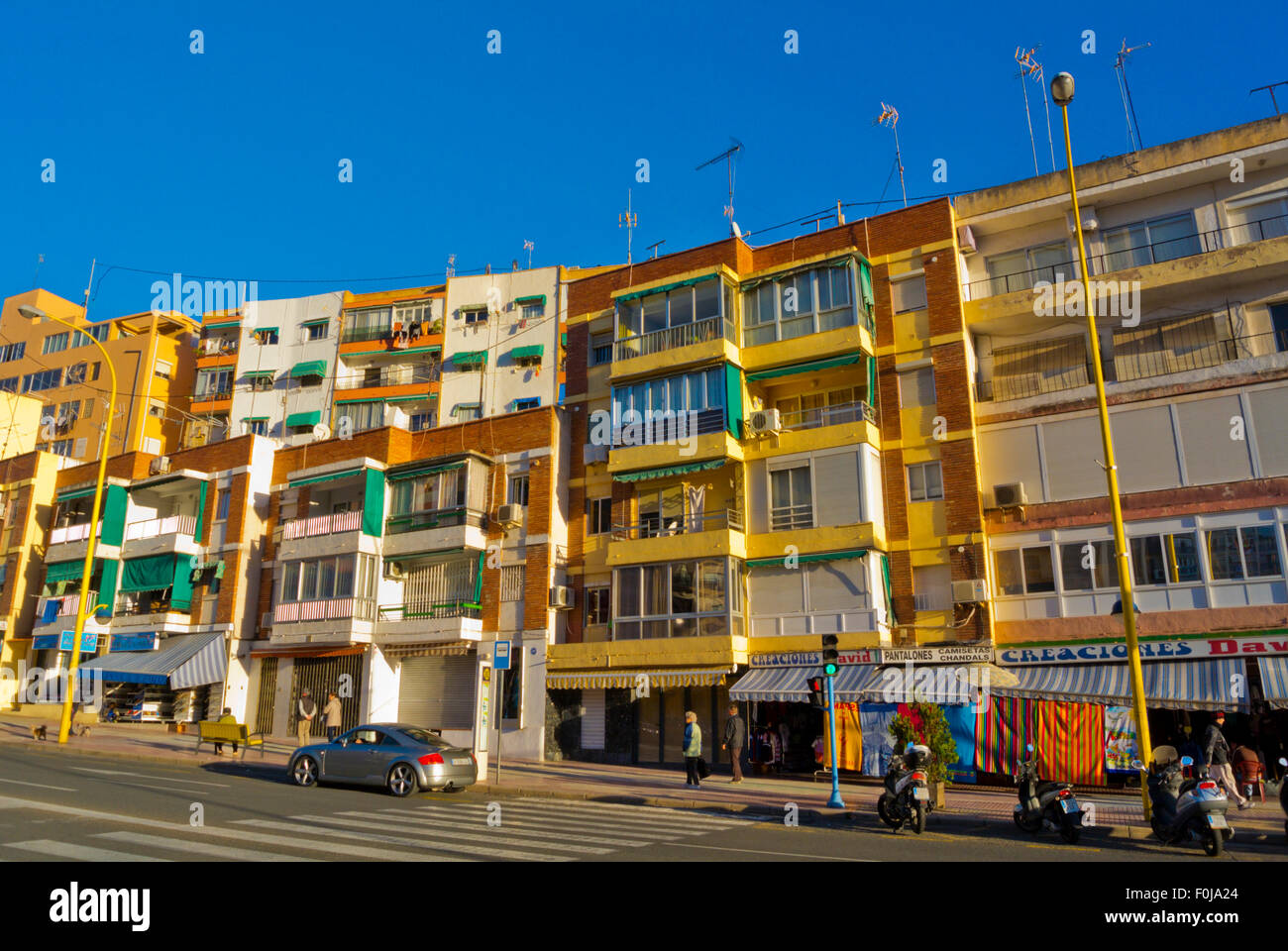 Avinguda de Los Almendros, Benidorm, Alicante Provinz, Marina Baixa, Costa Blanca, Spanien Stockfoto