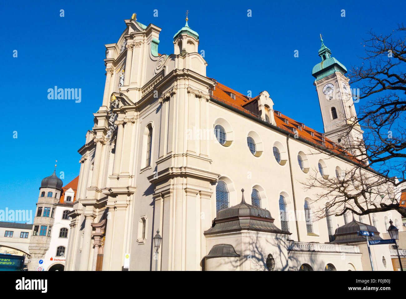 Heiliggeistkirch, Kirche des Heiligen Geistes, Viktualienmarkt, Altstadt, Altstadt, München, Bayern, Deutschland Stockfoto
