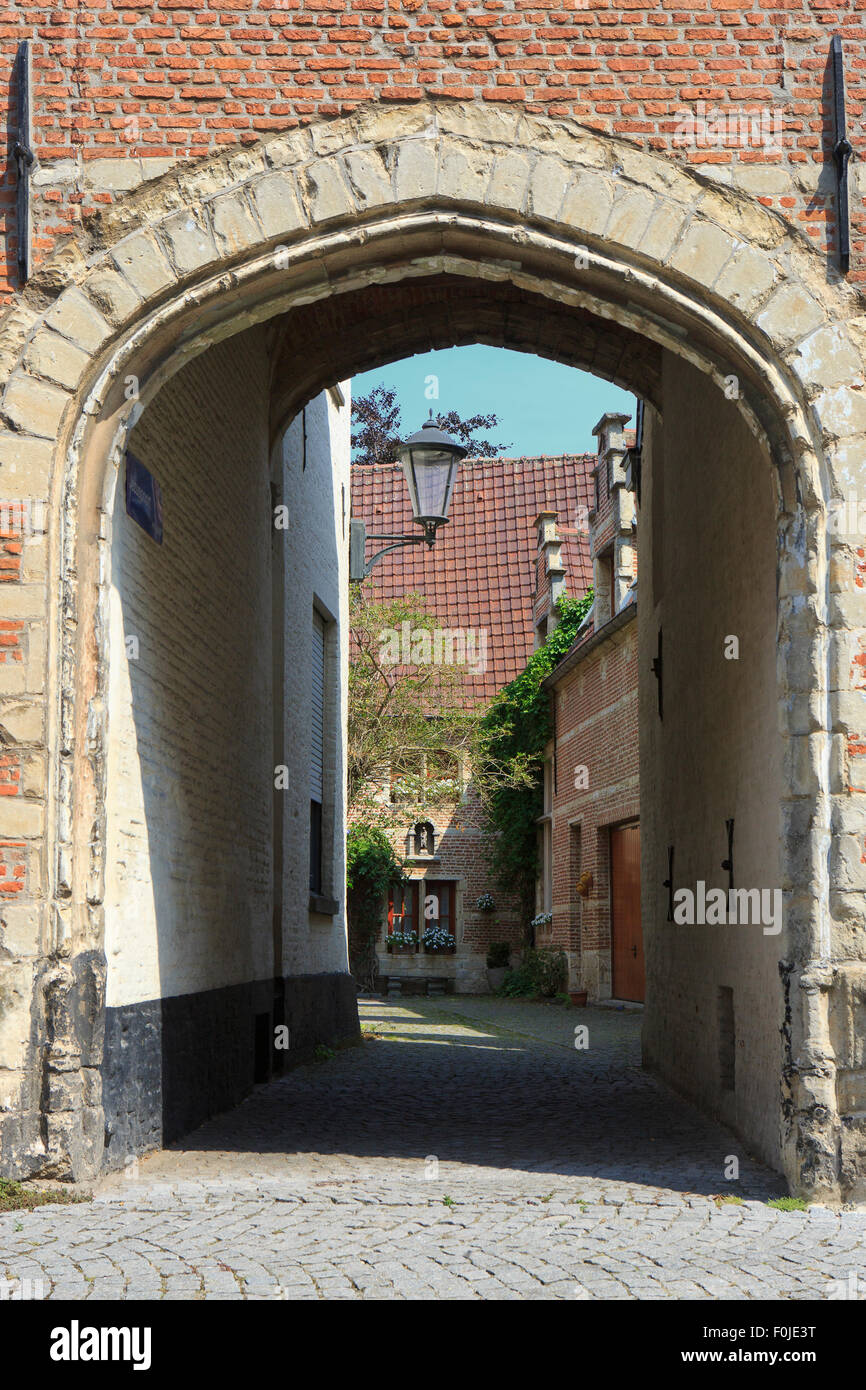 Jezuspoort (Jesus Tor) in der Beginenhof von Mechelen, Belgien Stockfoto