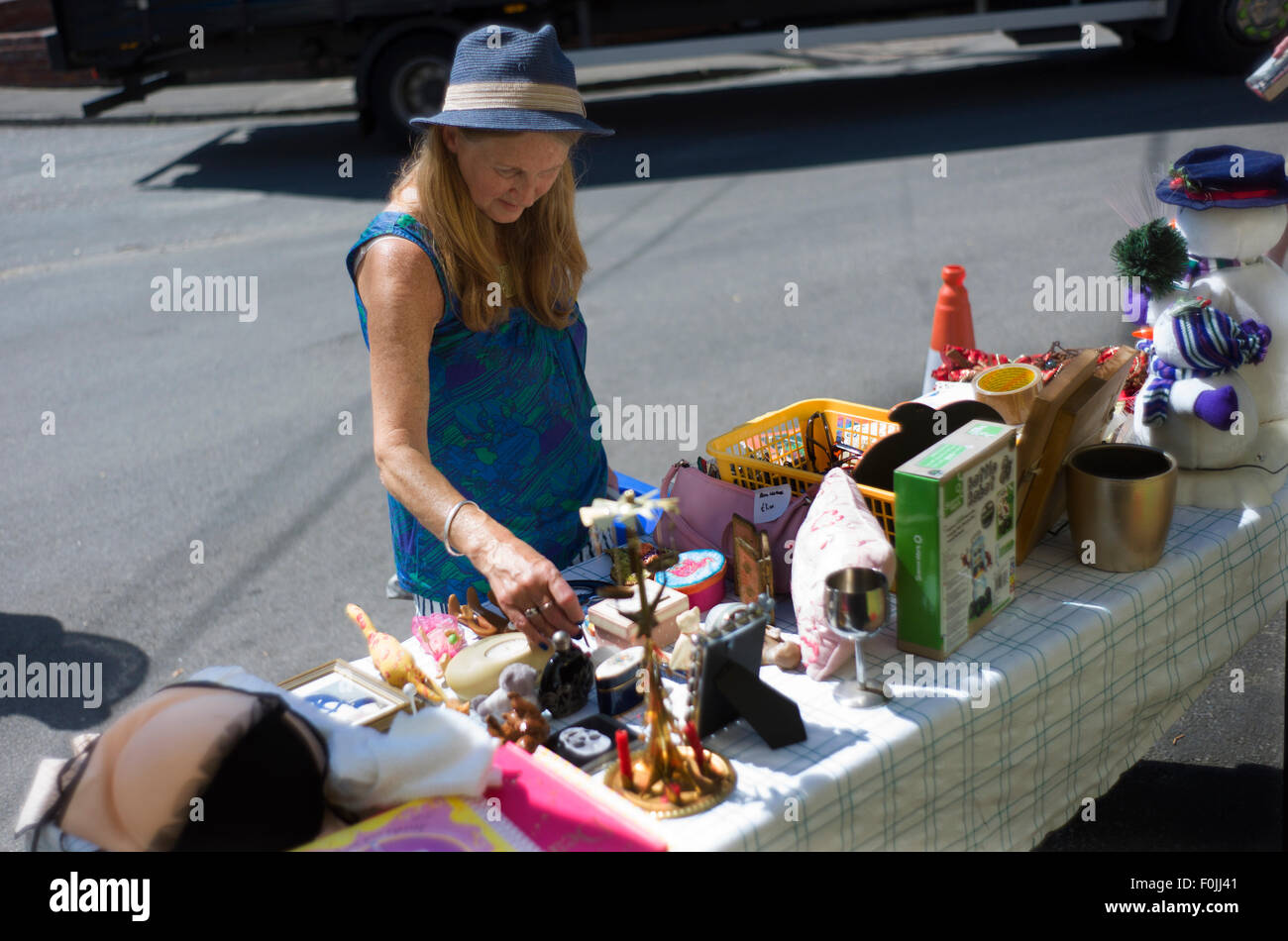 Verkauf-Home Flohmarkt, Earsham in Norfolk, sondern in der Bugay Suffolk-PLZ-Bereich. August 2015 Spendenaktion für lokale Hilfsorganisation bei Stockfoto