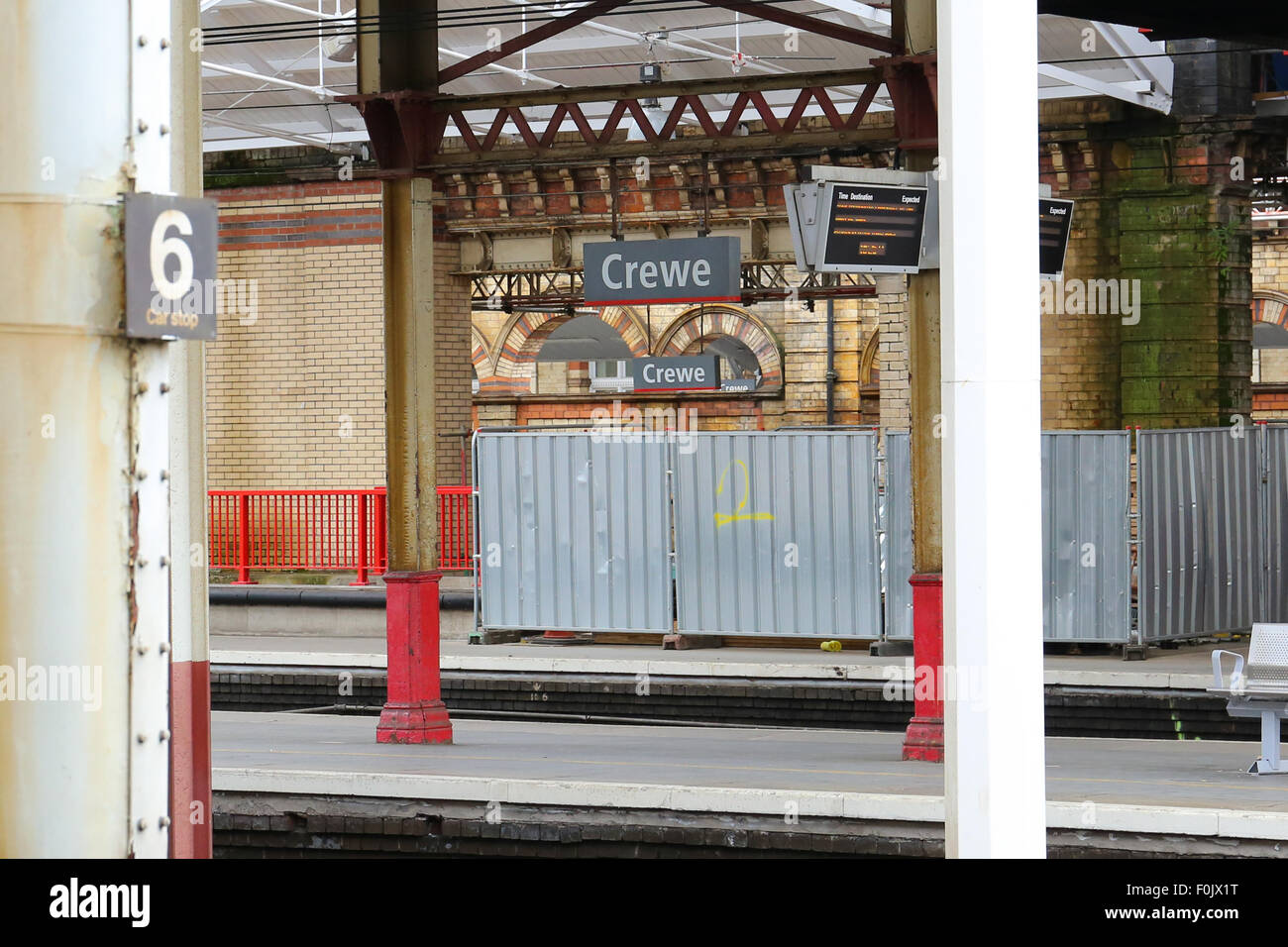 Crewe Railway Station Zeichen Stockfoto