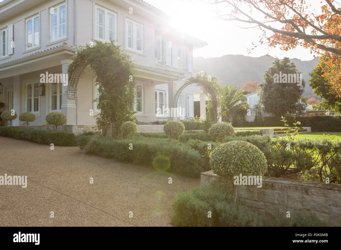 Ornamentalen Garten und Luxus-Haus Stockfoto