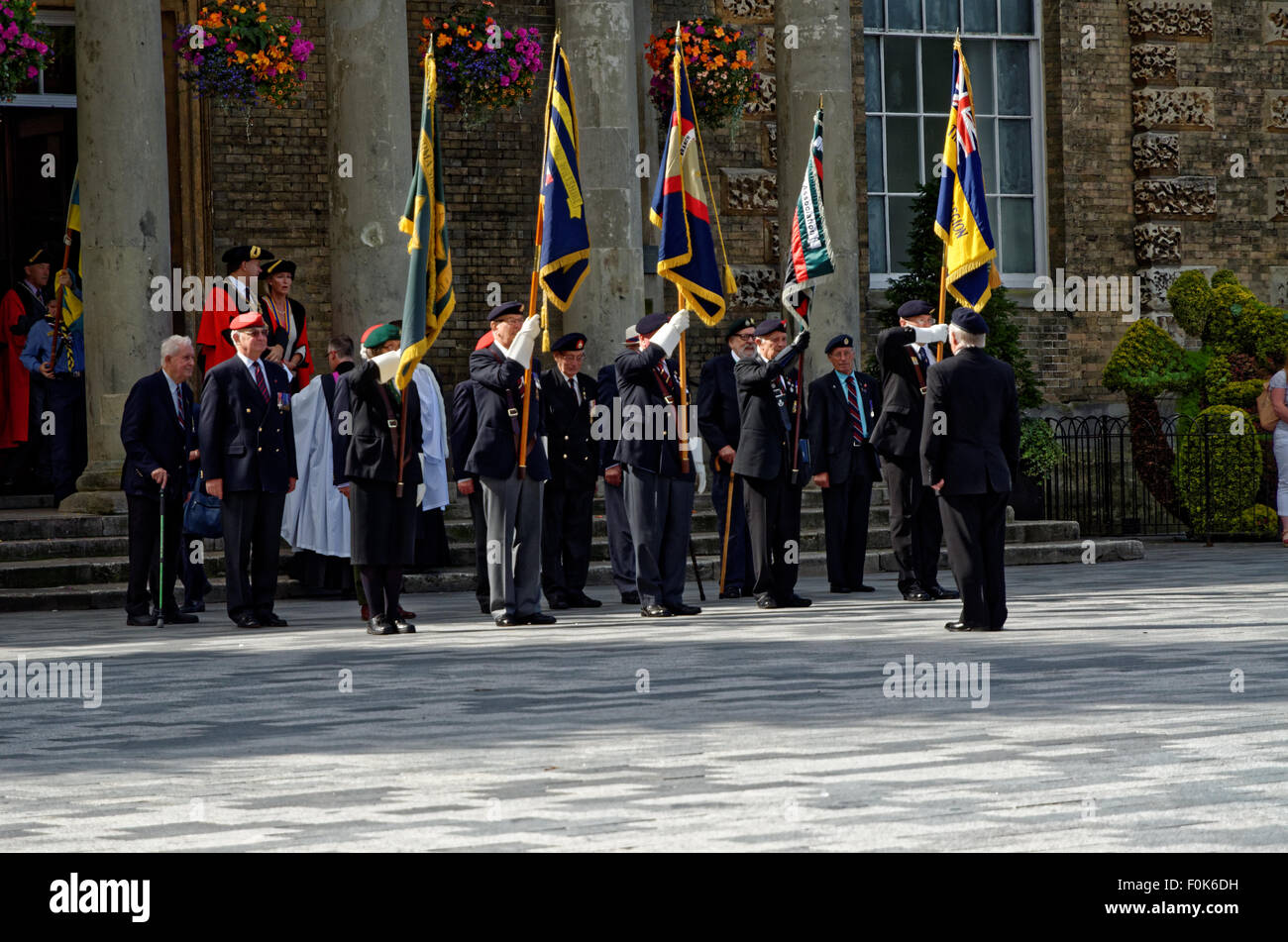 Veteranen marschieren bei VJ Day Feierlichkeiten Stockfoto