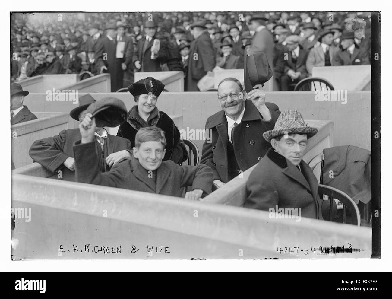 Dieses Bild zeigt EHR Green und seine Frau in einem historischen Porträt. Das Foto reflektiert persönliche Momente aus ihrem Leben und zeigt ein Paar aus einer früheren Zeit in der Geschichte. Stockfoto