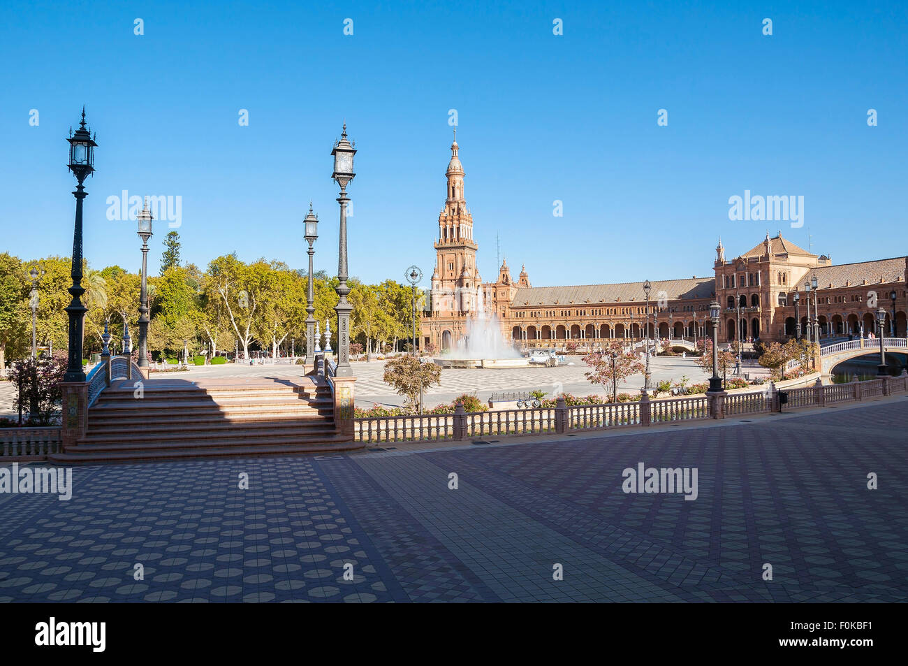 Plaza de España in Sevilla. Es ist ein Wahrzeichen Beispiel der Neorenaissance-Stil in spanischer Architektur. Stockfoto