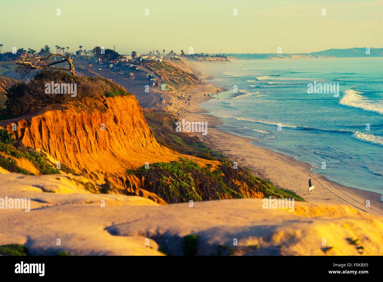 Encinitas Beach Ocean Shore in Süd-Kalifornien, Vereinigte Staaten von Amerika. Stockfoto