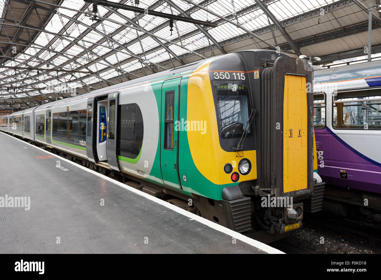London Midland trainieren an Liverpool Lime street Station England UK Stockfoto
