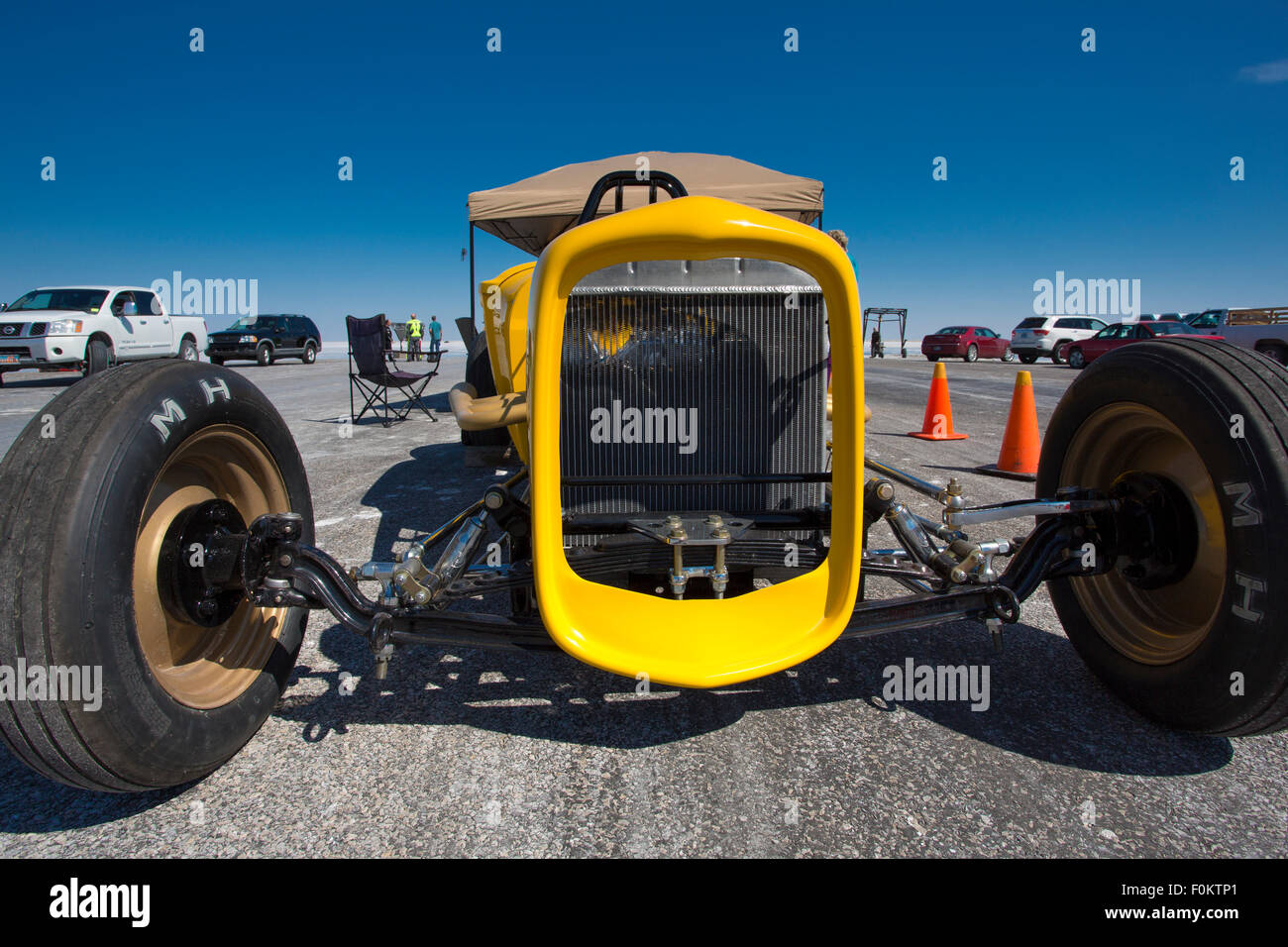 Der Dienstwagen gelb Salt Flats Racing Association Geschwindigkeit während der Welt Geschwindigkeit 2012 vor. Stockfoto