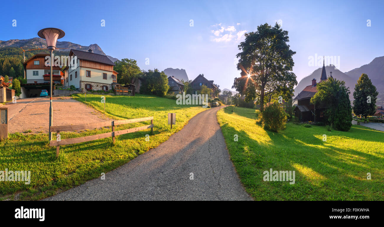 Erstaunlich früh im Resslern Dorf in der Nähe der Grundlsee-Sees. Alpen, Österreich, Europa. Stockfoto