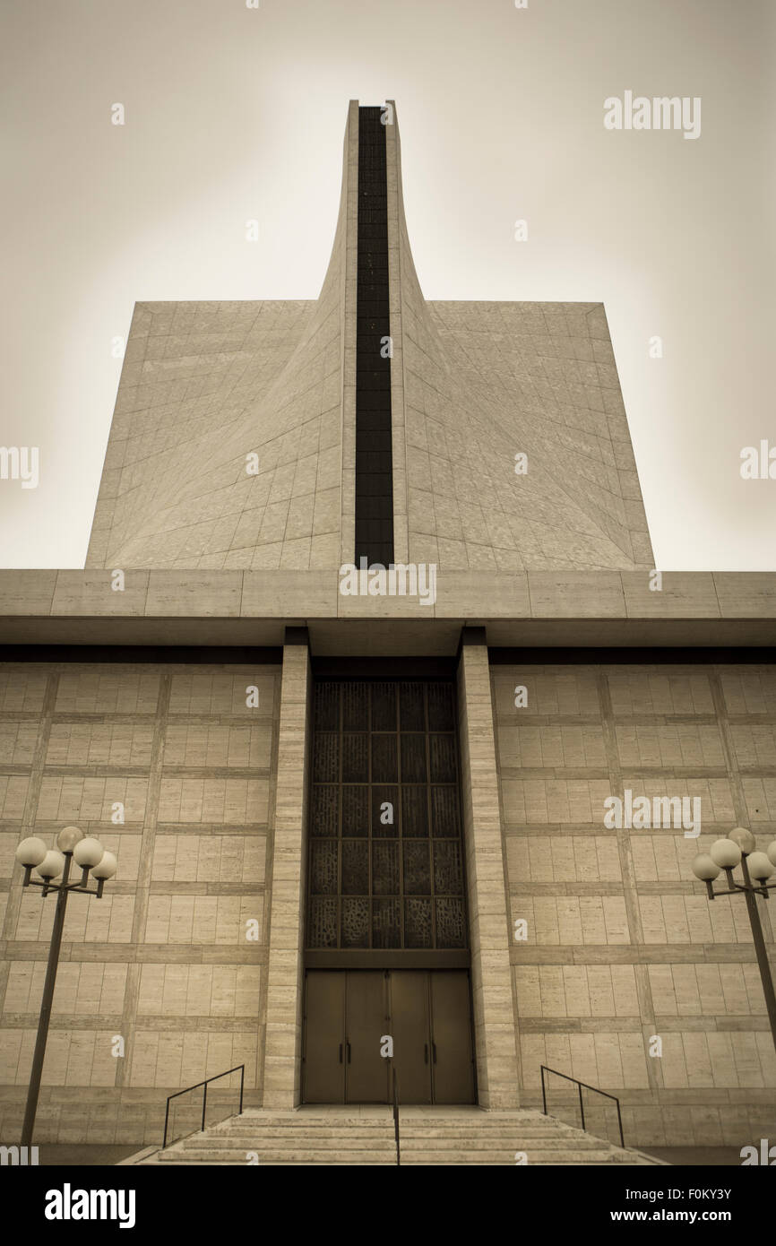 Außerhalb der modernen Kathedrale der Heiligen Maria Himmelfahrt auch bekannt als heiliges Marys Kathedrale in San Francisco Stockfoto