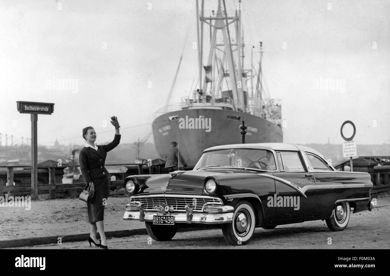Transport / Transport, Auto, Fahrzeugvarianten, Ford, Ford Fairlane 'Crown Victoria', Hamburg, Deutschland, 1956, Zusatzrechte-Abfertigung-nicht verfügbar Stockfoto