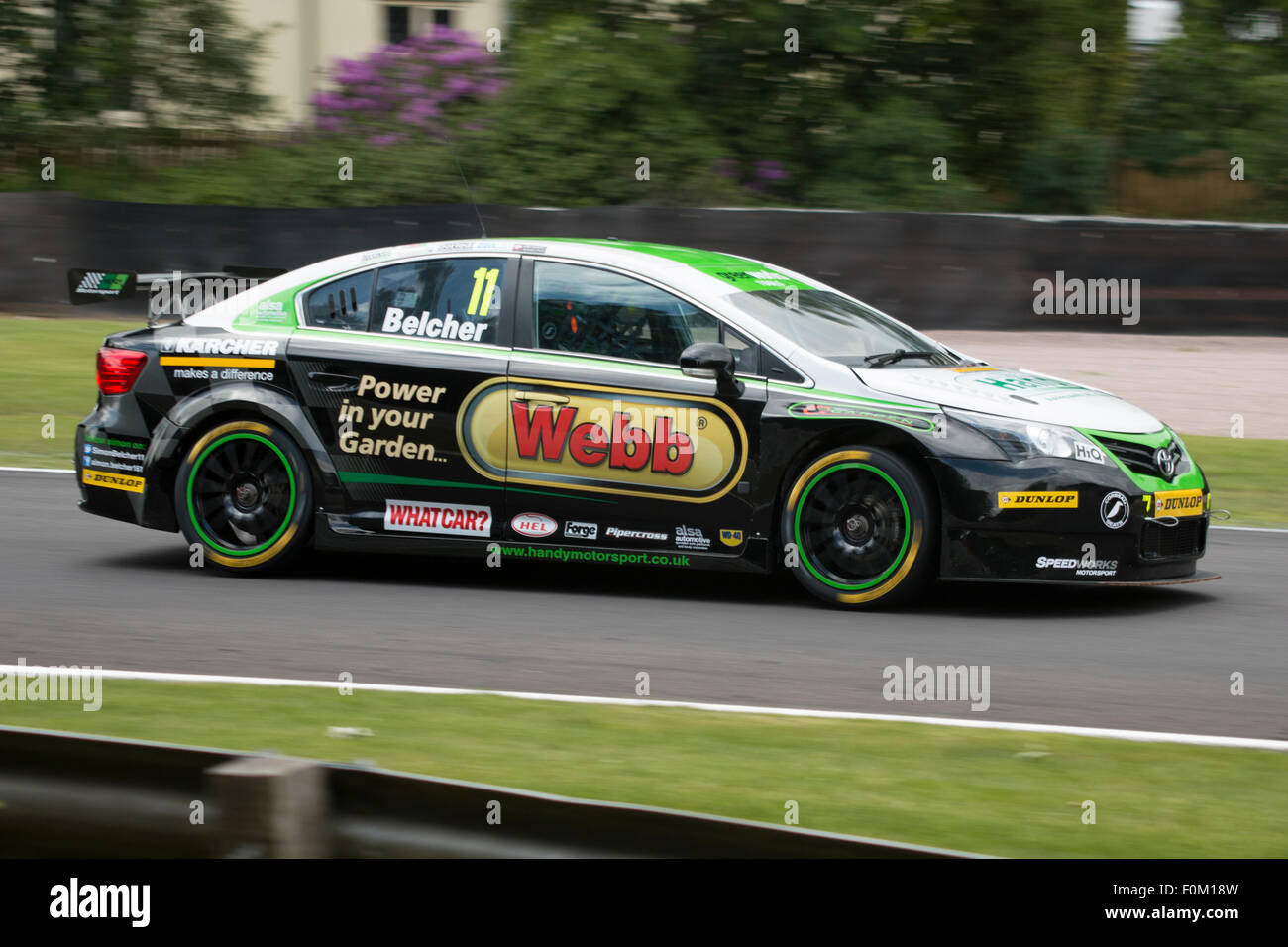 Simon Belcher bei Druiden in seinem handlichen Motorsport Toyota Avensis Oulton Park BTCC Stockfoto