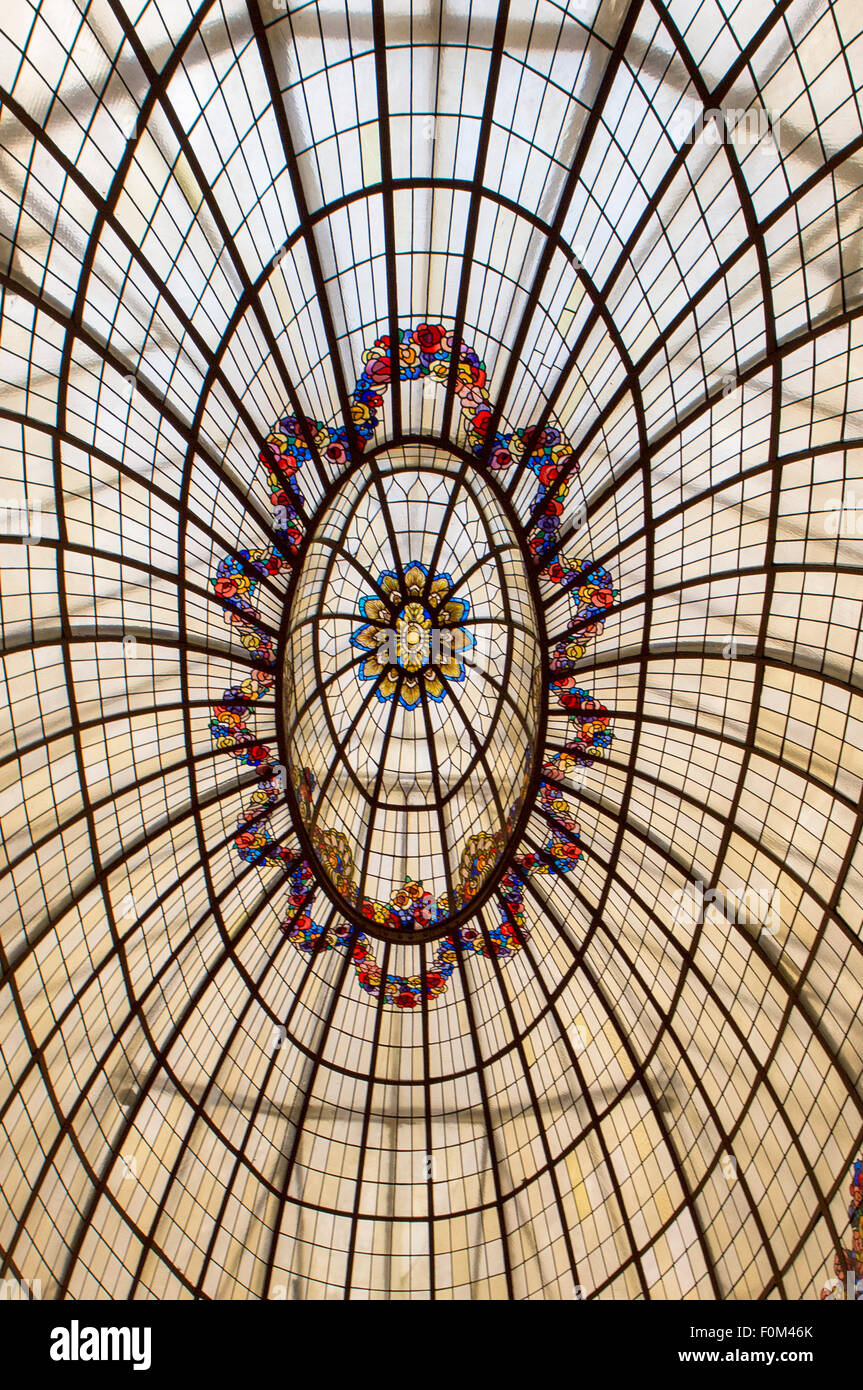 Detail der Glasdach im alten und Vintage Hotel in Bilbao, Spanien. Stockfoto