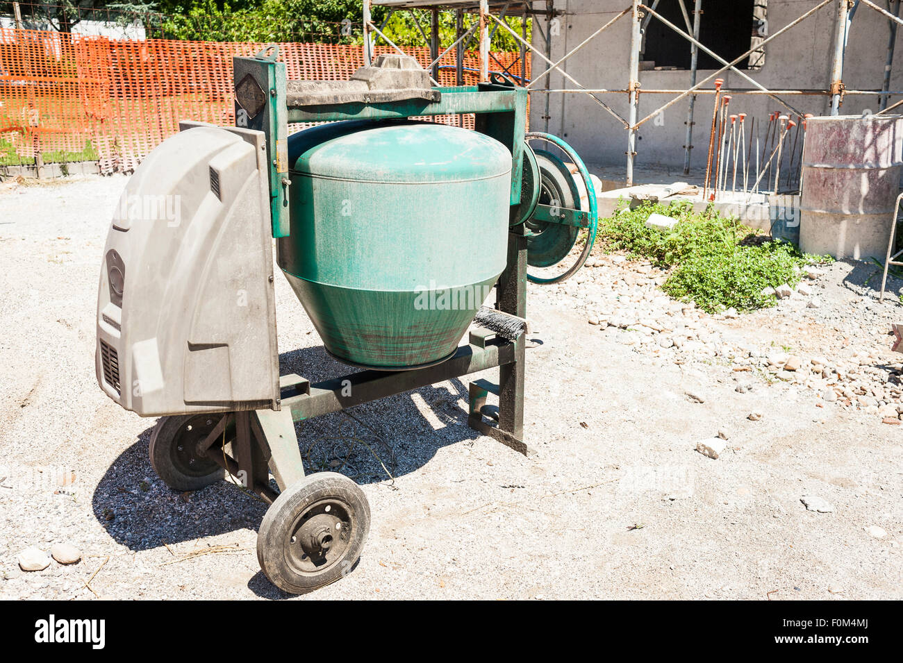 Industriellen Betonmischer Maschinen auf der Baustelle. Stockfoto