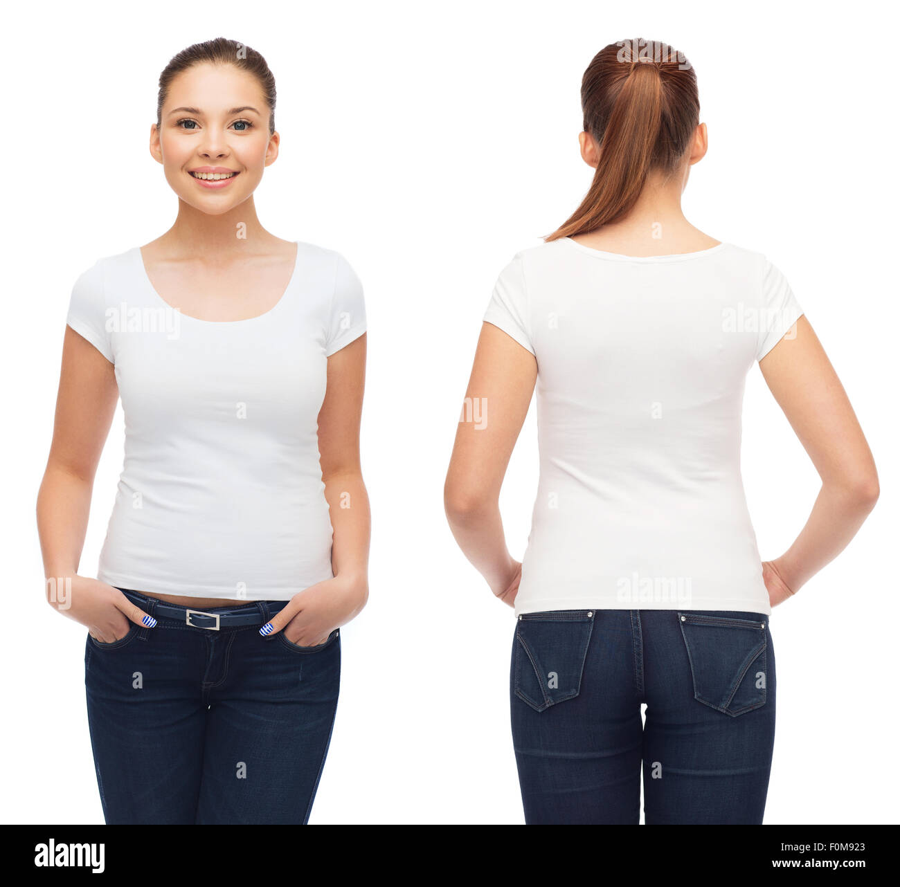 lächelnde junge Frau in weißem T-shirt leer Stockfoto