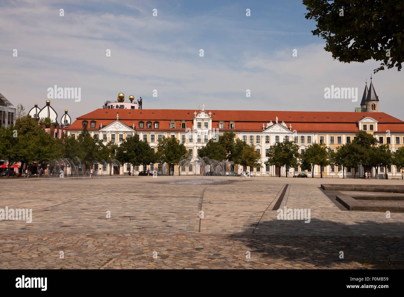 Domplatz Domplatz und der Landtag, der Regierungssitz des Landes Sachsen-Anhalt, Magdeburg, Sachsen-Anhalt, Deutschland Stockfoto