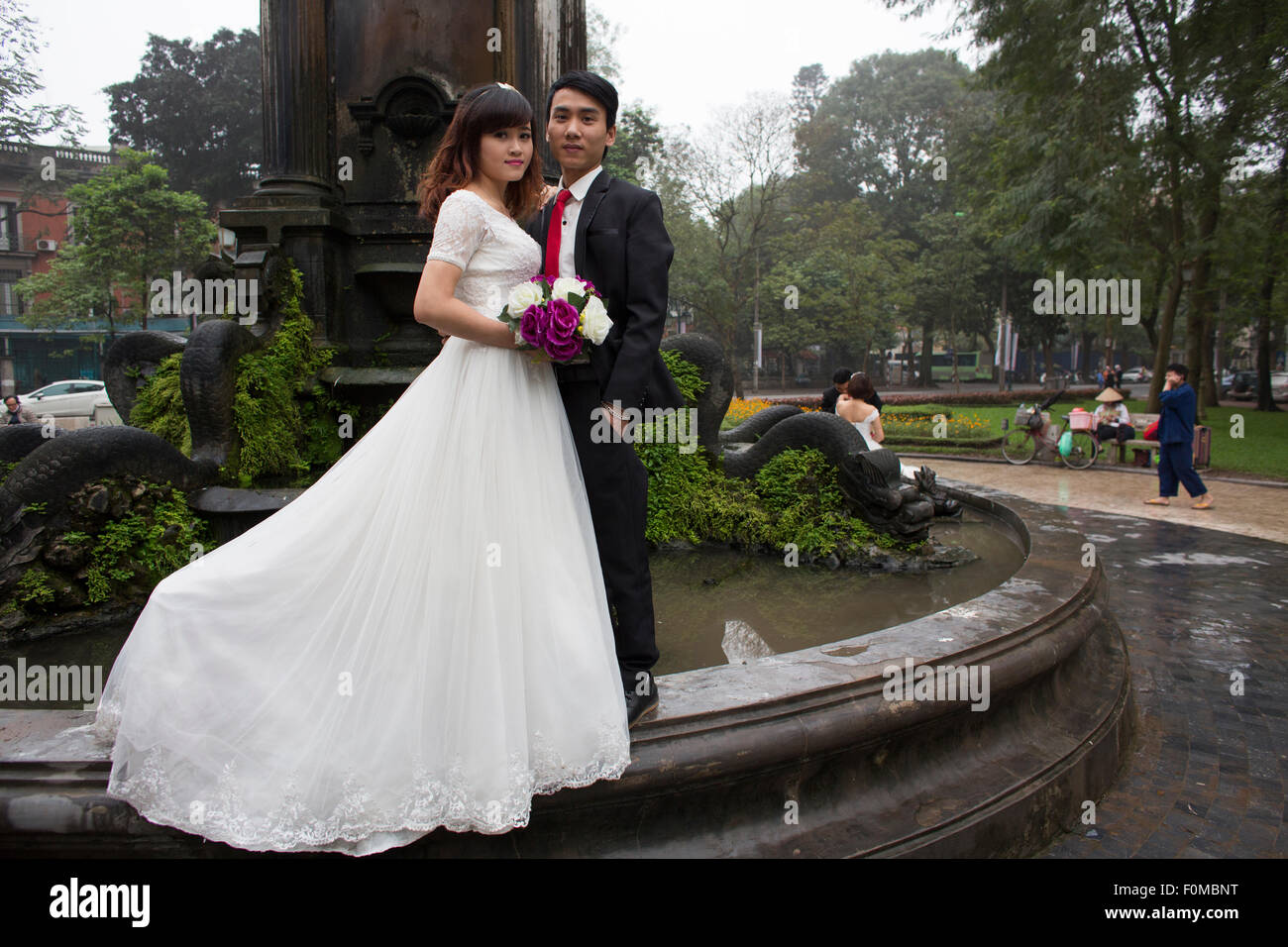 Hochzeitspaar in Hanoi, Vietnam Stockfoto