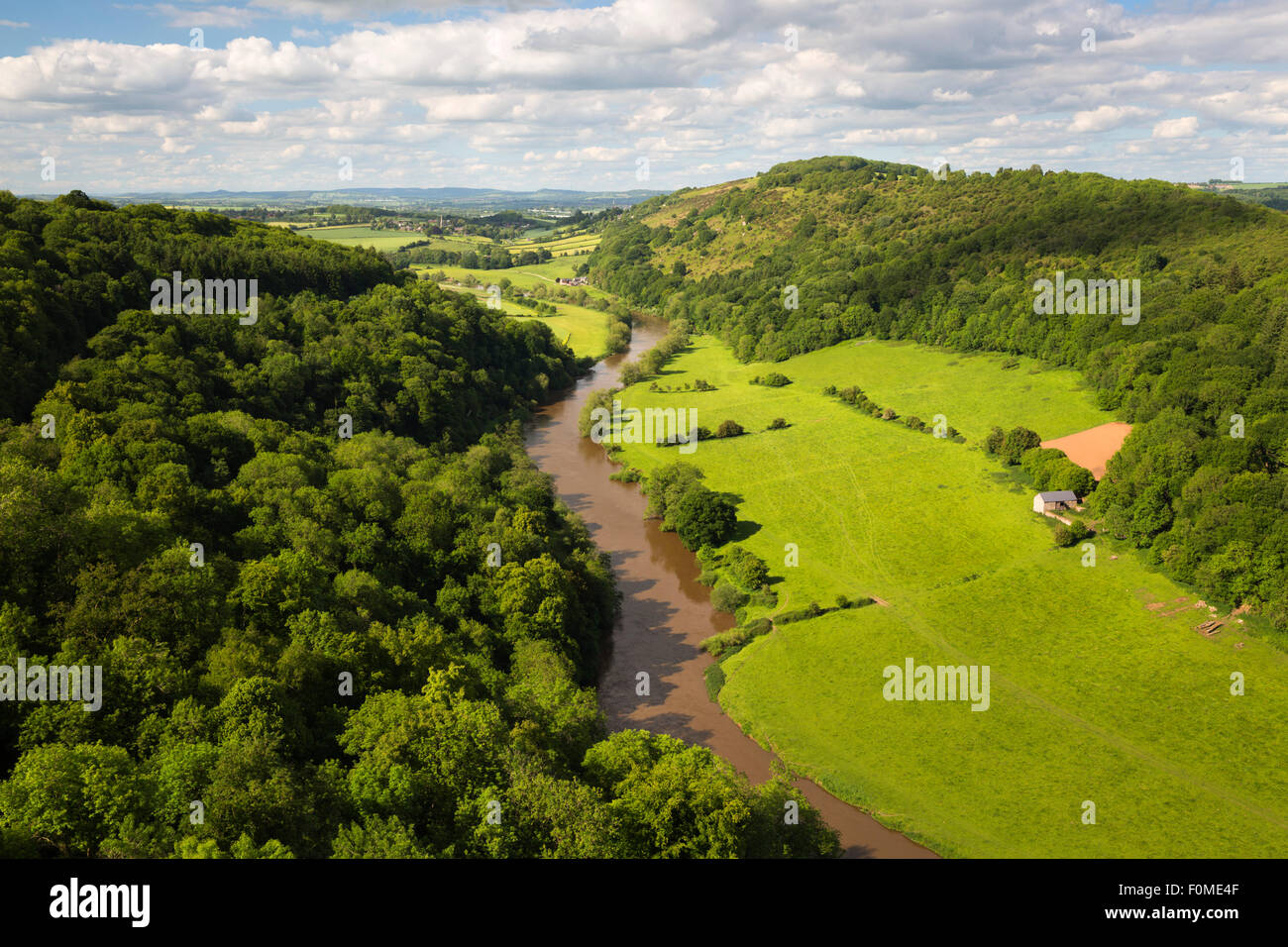 Blick über Wye Valley von Symonds Yat Rock, Symonds Yat, Forest of Dean, Herefordshire, England, Vereinigtes Königreich, Europa Stockfoto