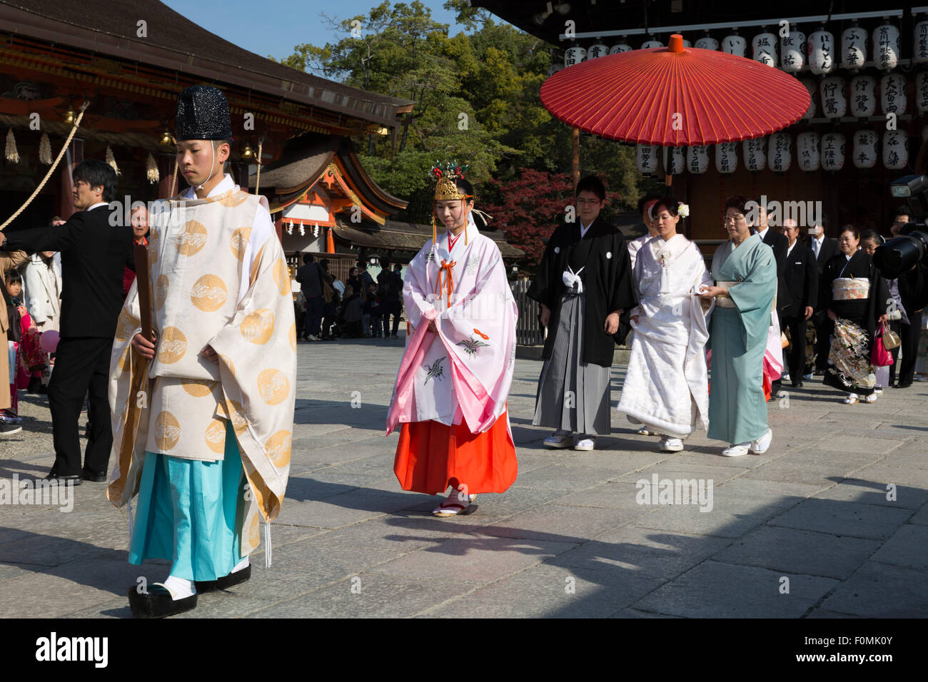 Traditionelle japanische Shinto Hochzeits-Zeremonie, Yasaka-Schrein, Kyoto, Japan, Asien Stockfoto