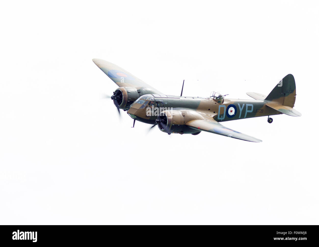 Bristol Blenheim G-BPIV der Flugzeuge Restaurierung Co fliegt bei Eastbourne Airbourne, UK Stockfoto