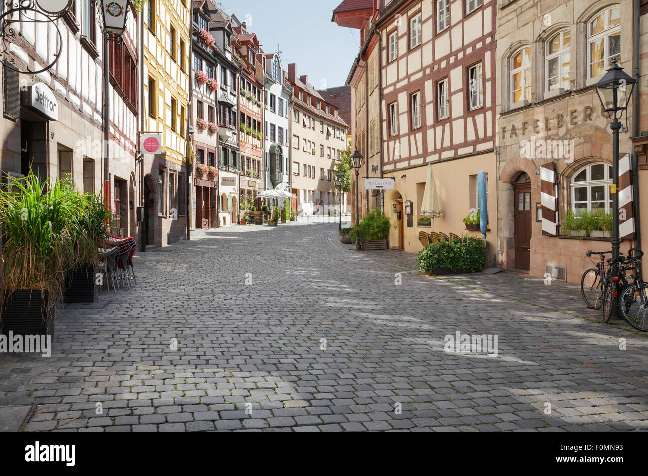 typische Architektur, Straße in der alten Stadt, Weißgerbergasse, Nürnberg, Bayern, Deutschland Stockfoto