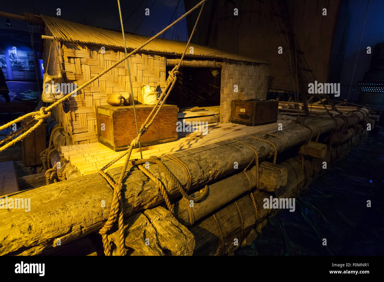 Das original Kon-Tiki-Floß, entworfen von Explorer Thor Heyerdahl, Kon-Tiki-Museum angezeigt. Oslo. Norwegen. Stockfoto Das original Kon-Tiki-Floß, entworfen von Explorer Thor Heyerdahl, Kon-Tiki-Museum angezeigt. Oslo. Norwegen. Stockfoto