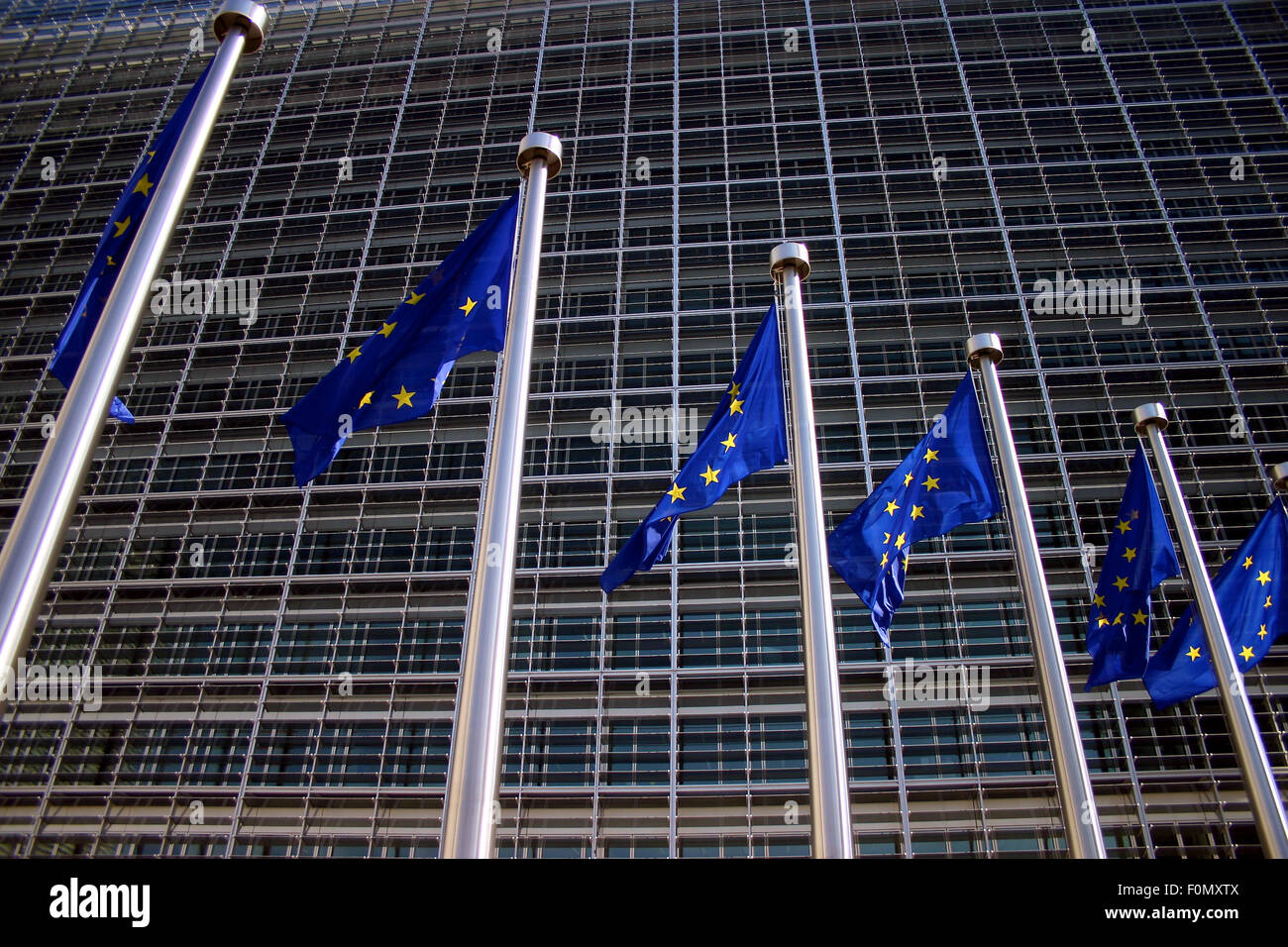 Europäische Fahnen vor der Europäischen Kommission, Brüssel Stockfoto