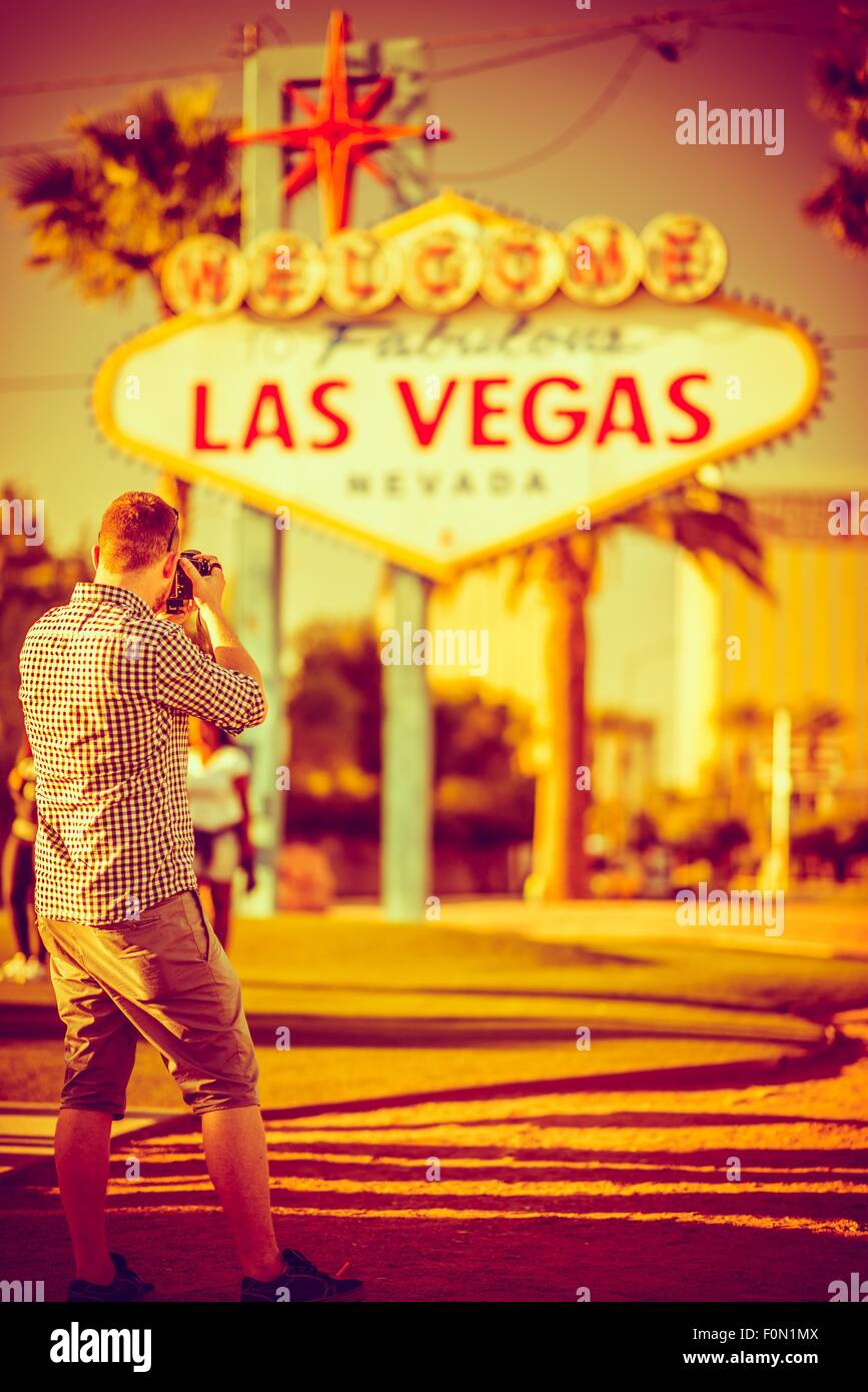 Fotografen Fotografieren in Las Vegas. Las Vegas, Nevada, Vereinigte Staaten von Amerika. Warm, Color-Grading. Stockfoto