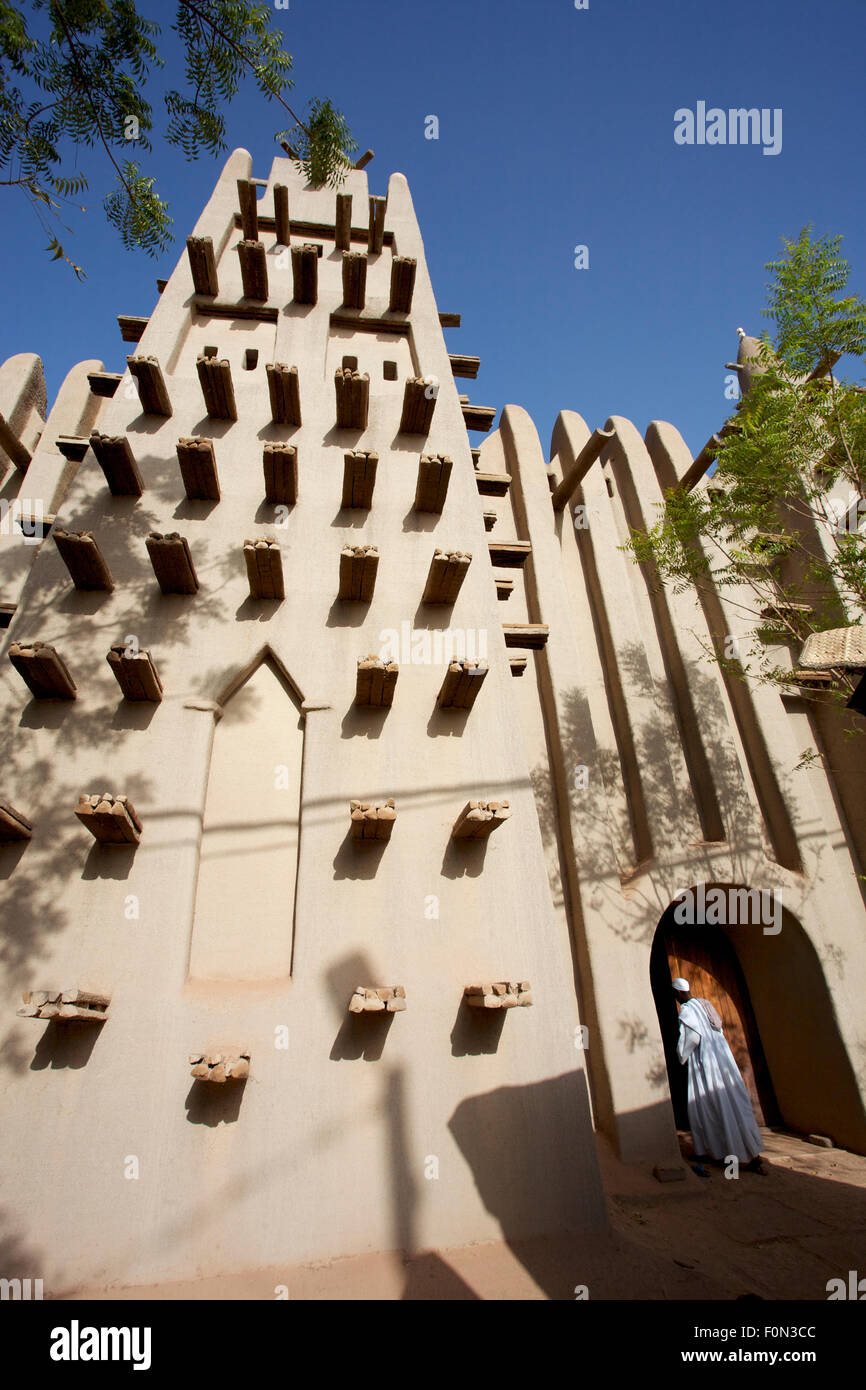 Die große Moschee in Mopti, gebaut aus Schlamm. Mali, Westafrika. Stockfoto