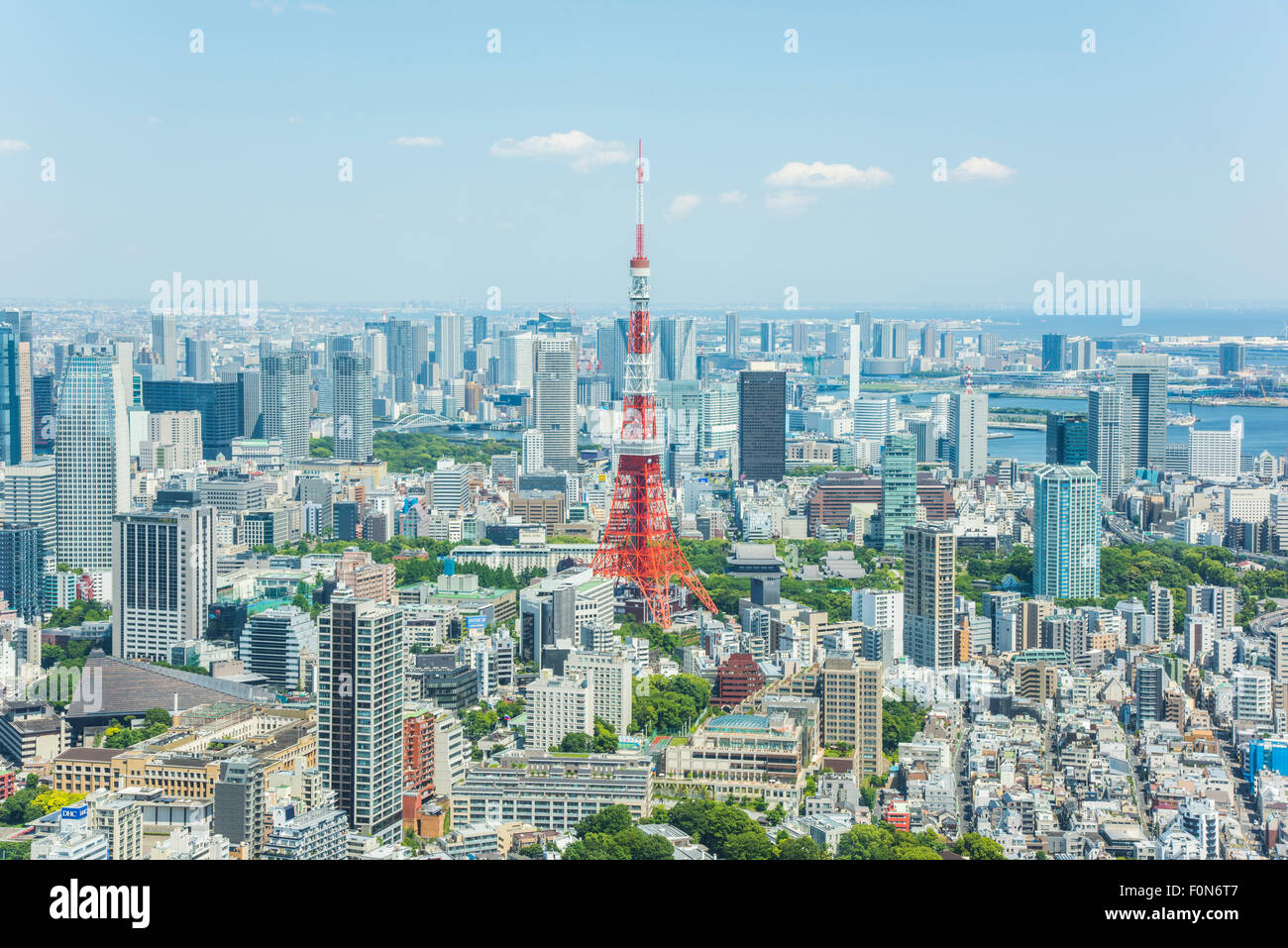 Tokyo Tower-Blick vom Roppongi Hills Observatory, Minato-Ku, Tokyo, Japan Stockfoto
