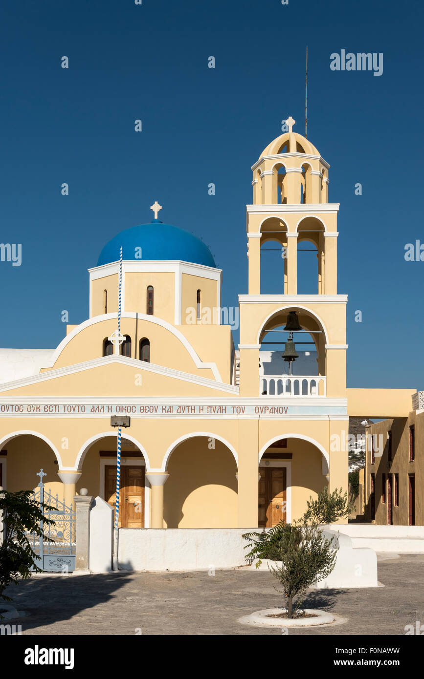 St. Georg - Agios Georgios - Kirche, Oia, Santorini, Griechenland Stockfoto