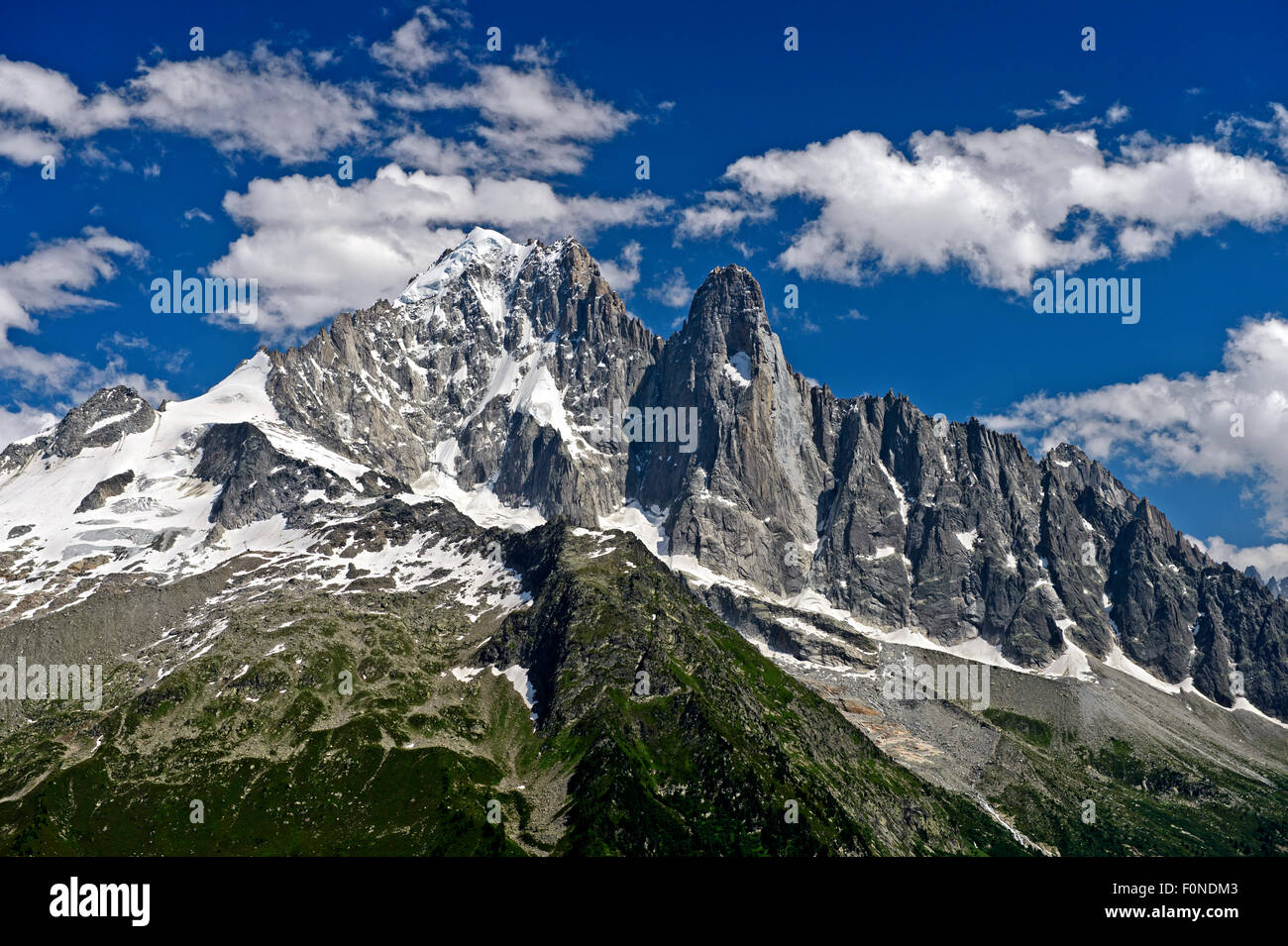 Aiguille Verte Peak und Aiguille du Dru, Chamonix, Savoyer Alpen, Haute Savoie, Frankreich Stockfoto