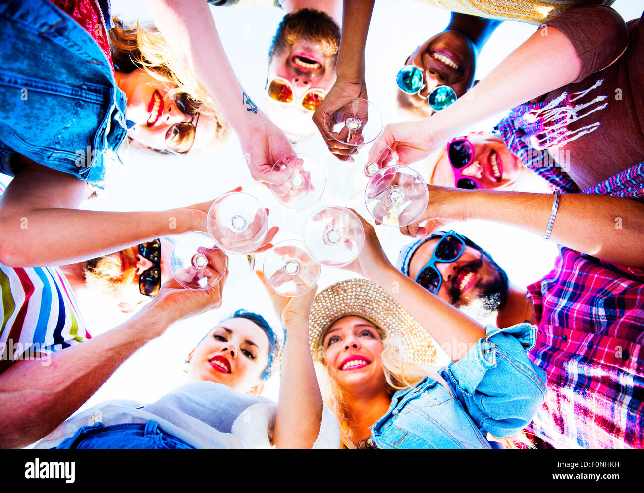 Strand Jubel Feier Freundschaft Sommerspaß Konzept Stockfoto