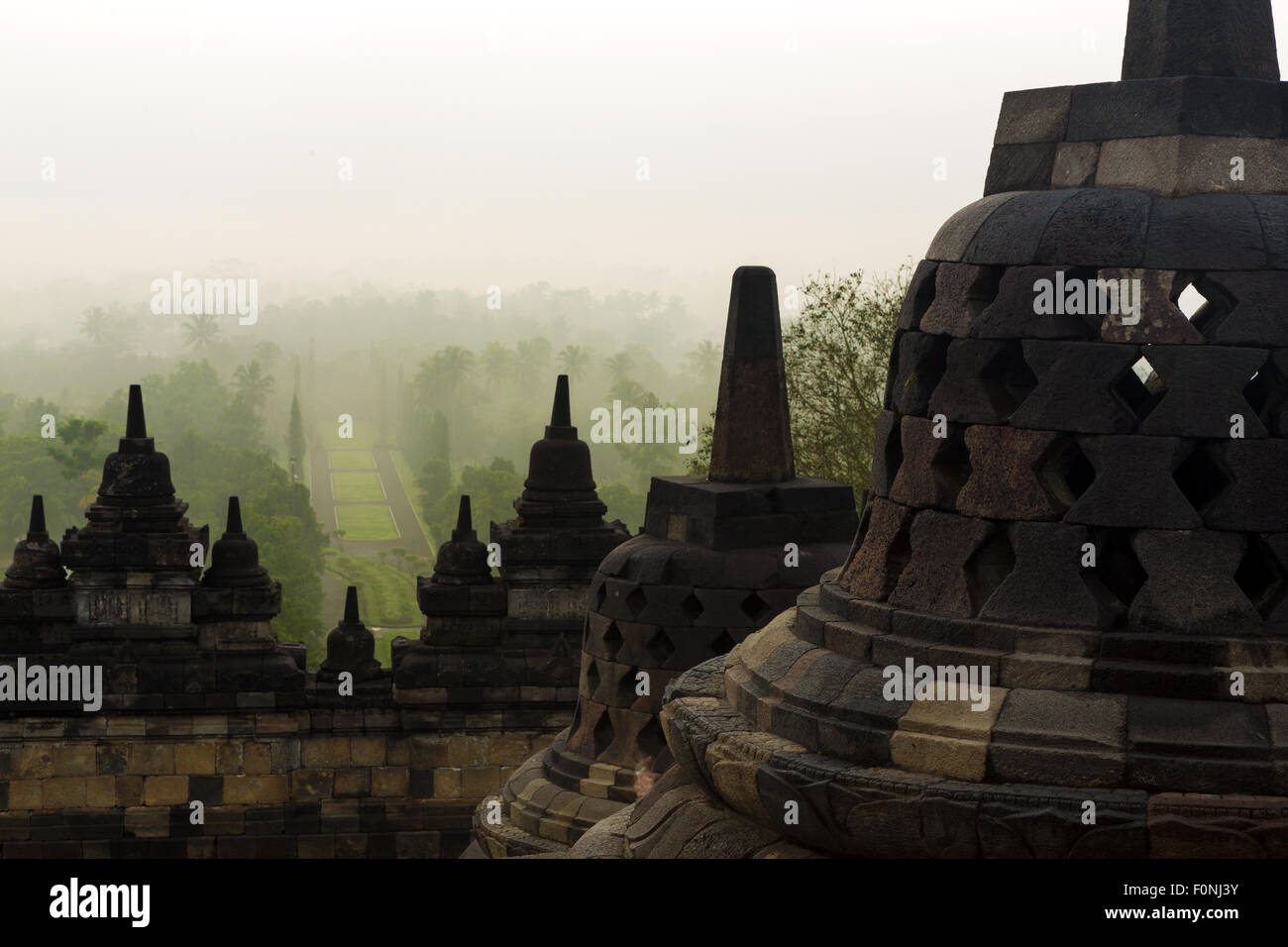 Stupa auf den Borobudur auf Java, Indonesien Stockfoto