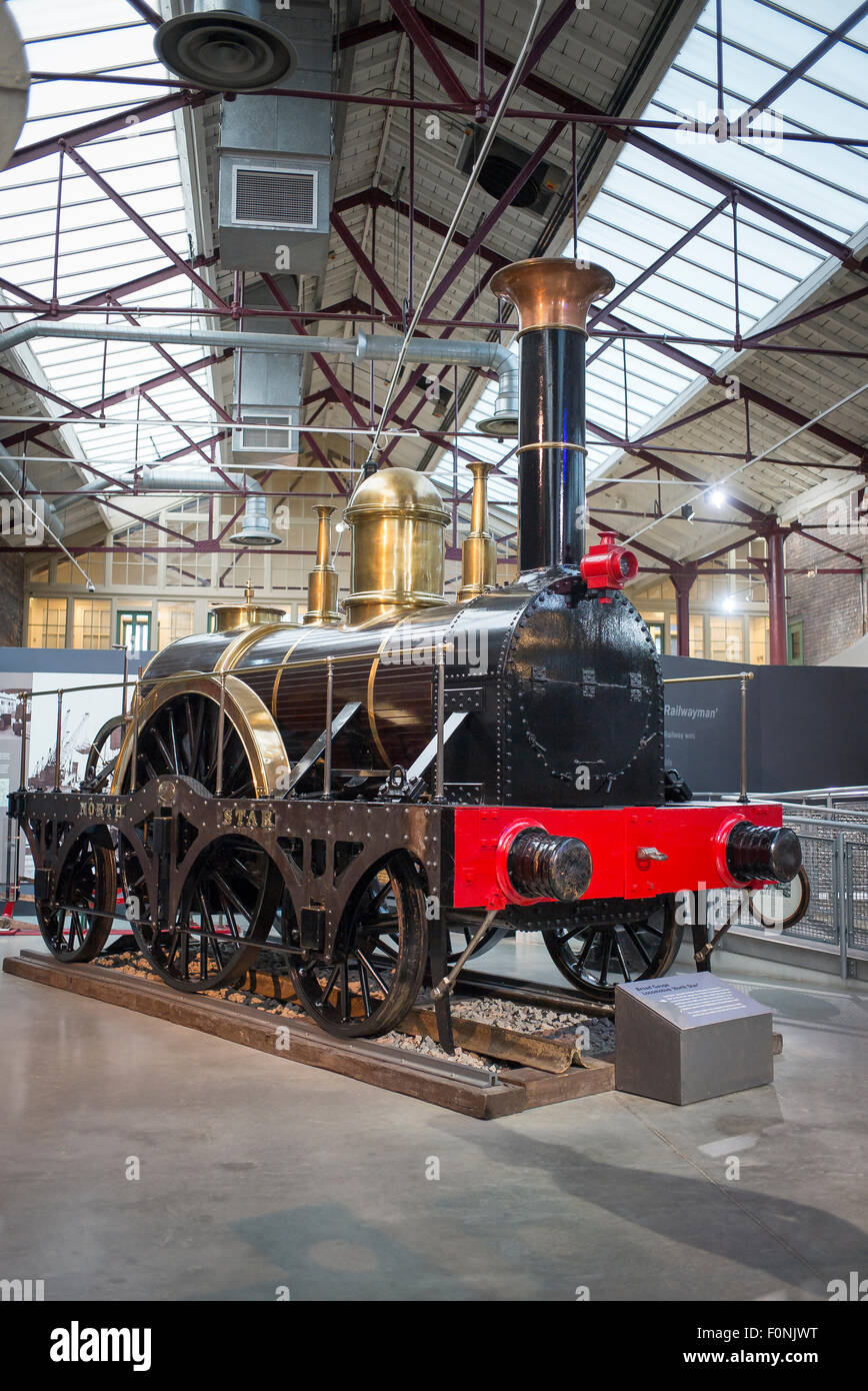 Replikat schulterlanges Gauge NORTH STAR Dampflok in STEAM Museum Swindon UK Stockfoto