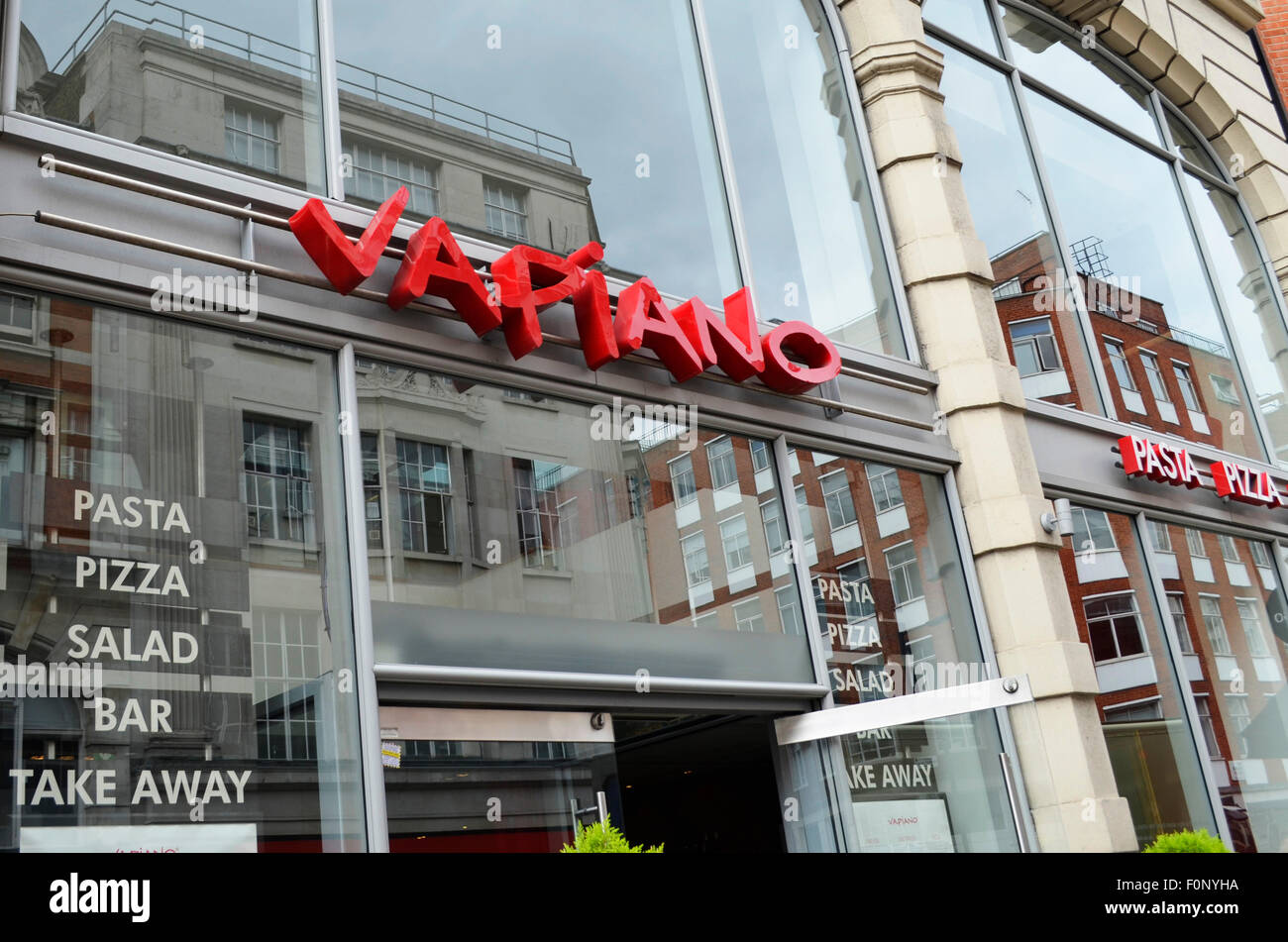 Vapiano Store front Pasta Pizza Salat-Bar Take-away Stockfoto