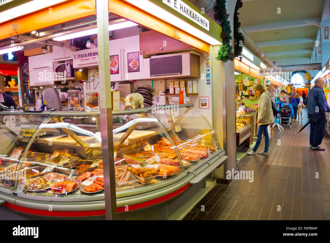 Fleisch-Stall, Hakaniemen Kauppahalli, Hakaniemi Markthalle, Kallio District, Helsinki, Finnland, Europa Stockfoto