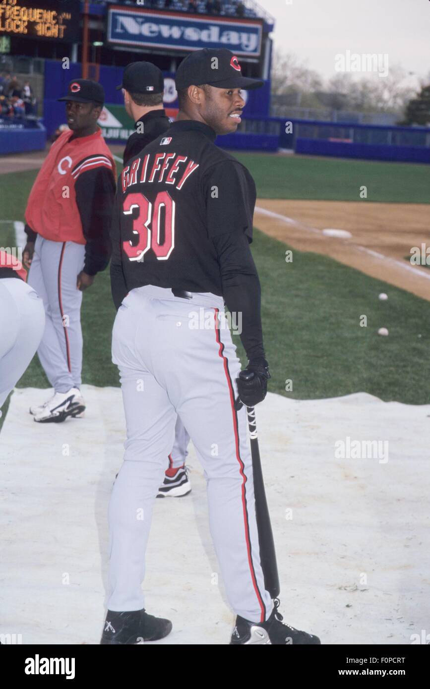 KEN GRIFFEY JR. bei traf das Shea Stadium Spiel New York 2000.k18632jbb. © John Barrett/Globe Fotos/ZUMA Draht/ZUMA Draht/Alamy Live-Nachrichten Stockfoto