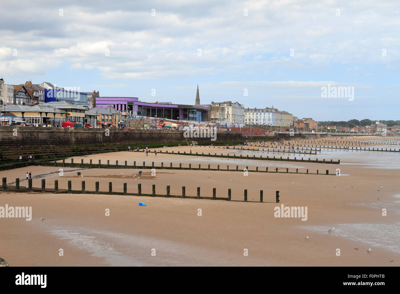 North Beach Buhnen und Promenade, Bridlington, East Yorkshire, England, UK. Stockfoto