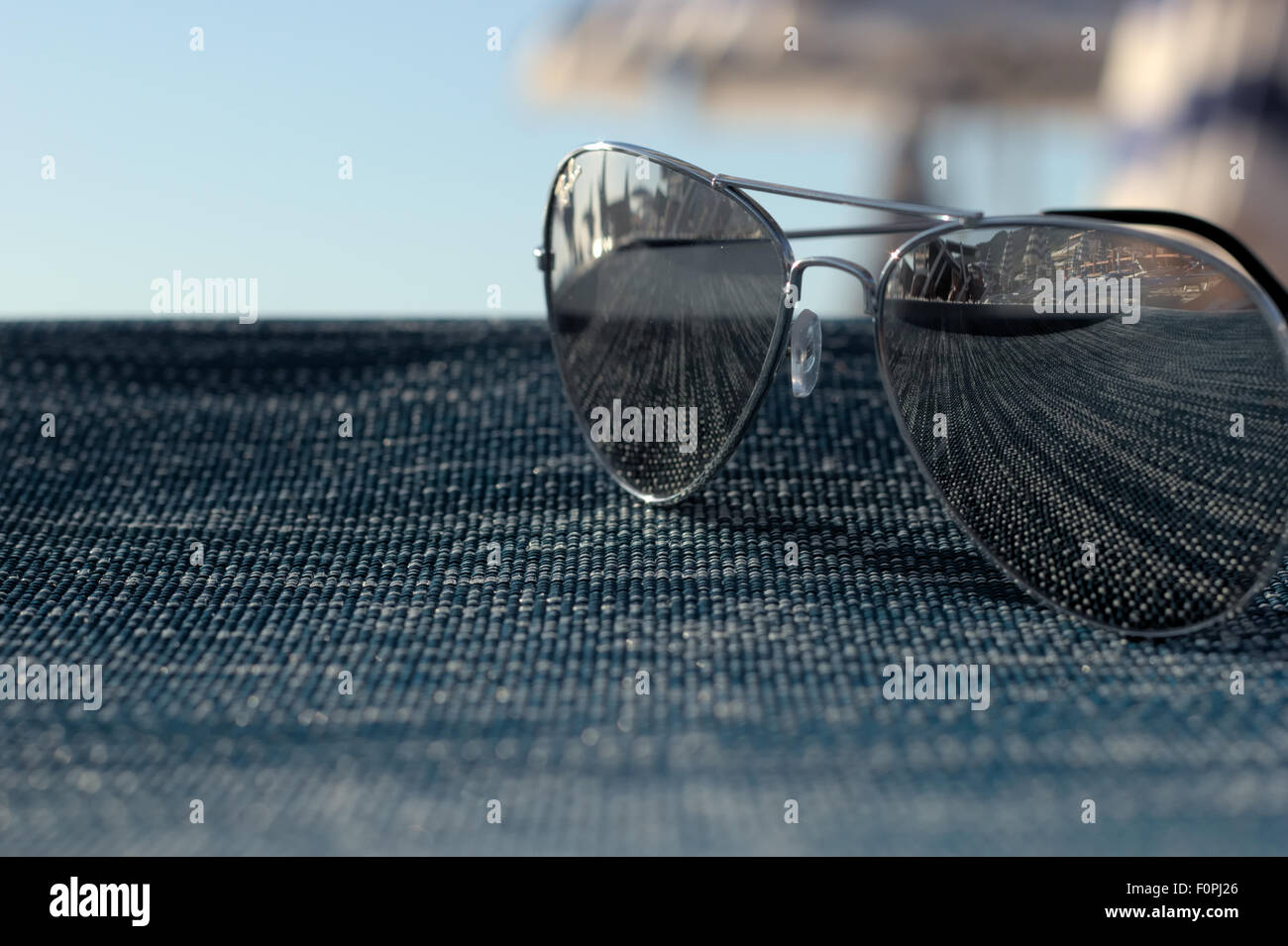 Nahaufnahme von einer Sonnenbrille Stockfoto